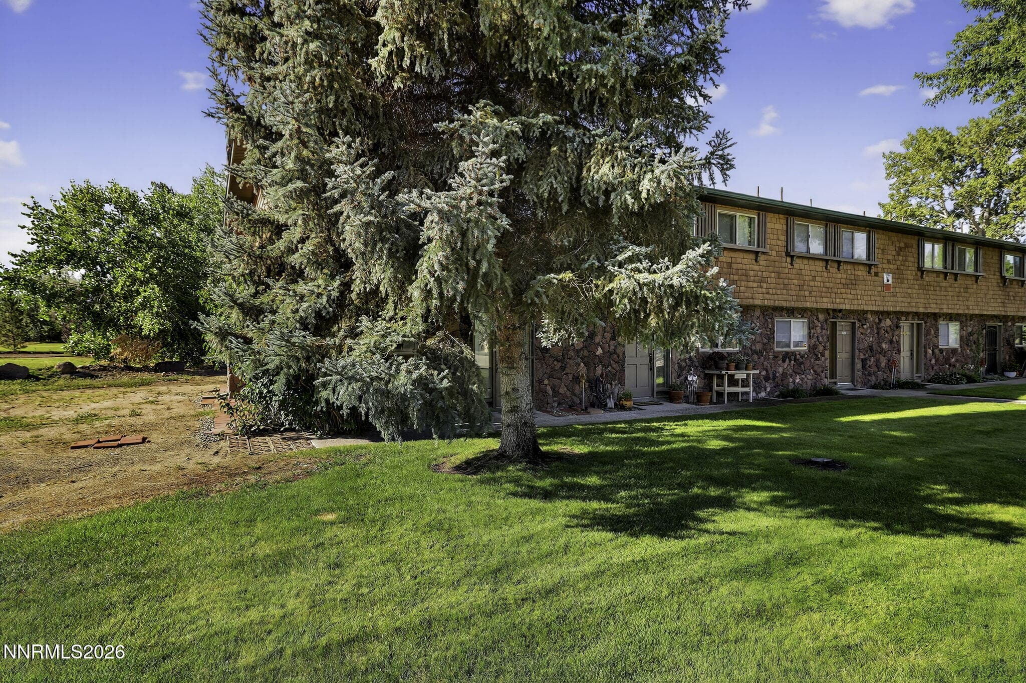 1051 RIVERVIEW DR - Photo 4