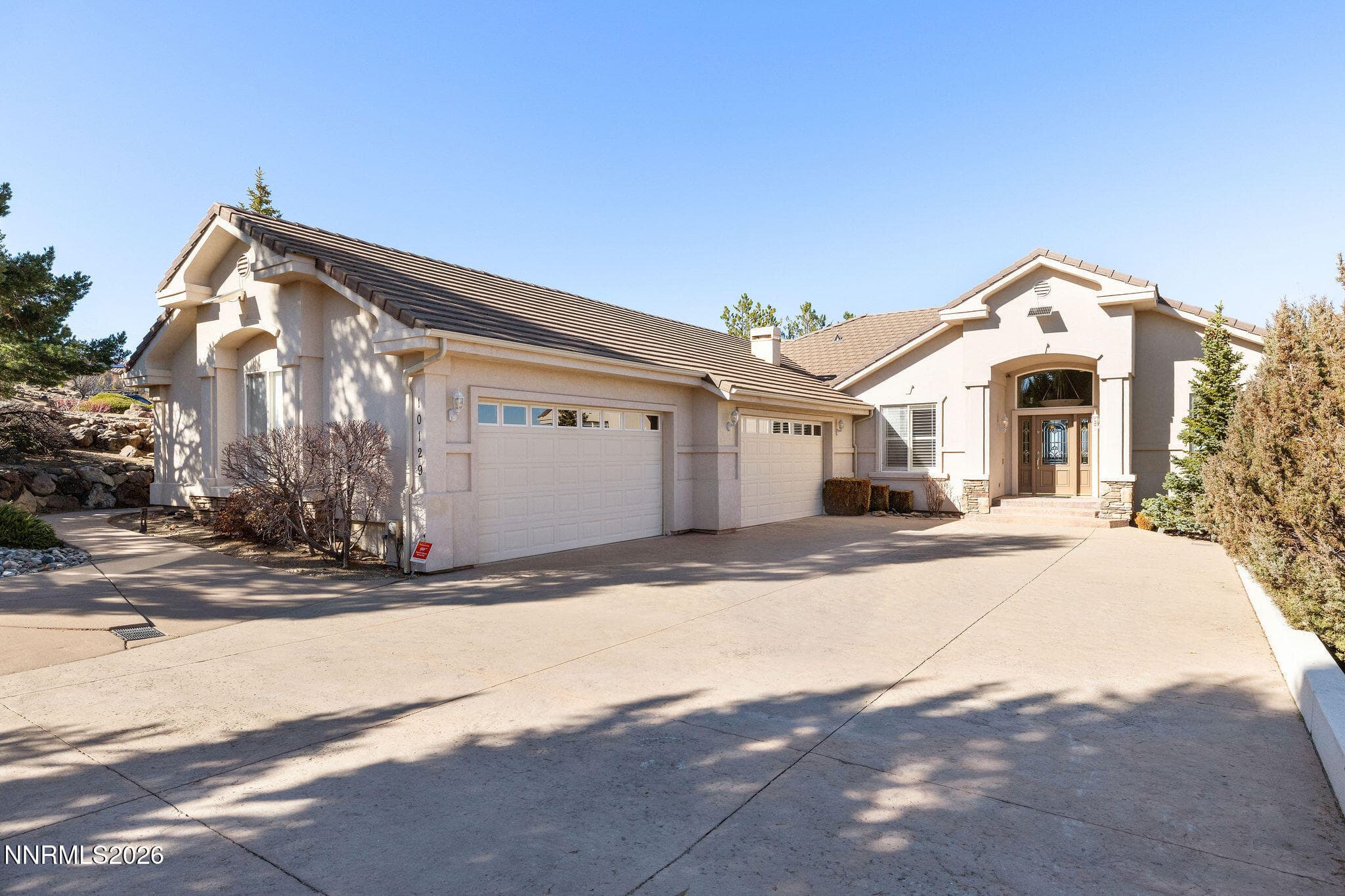 10129 Indian Ridge Dr — photo 2