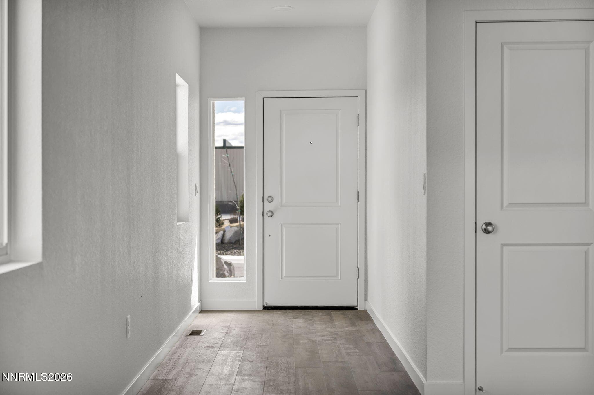 260 Green Ln — photo 2