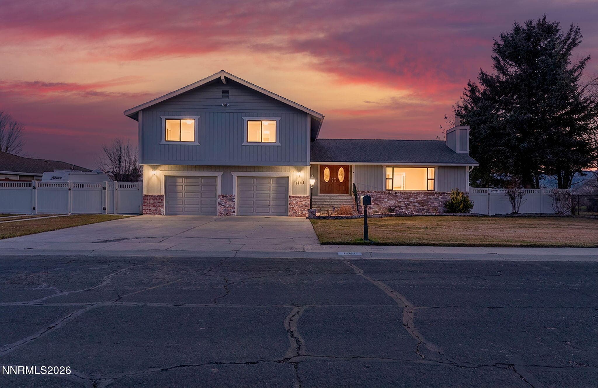 1663 Mackland Ave — photo 2