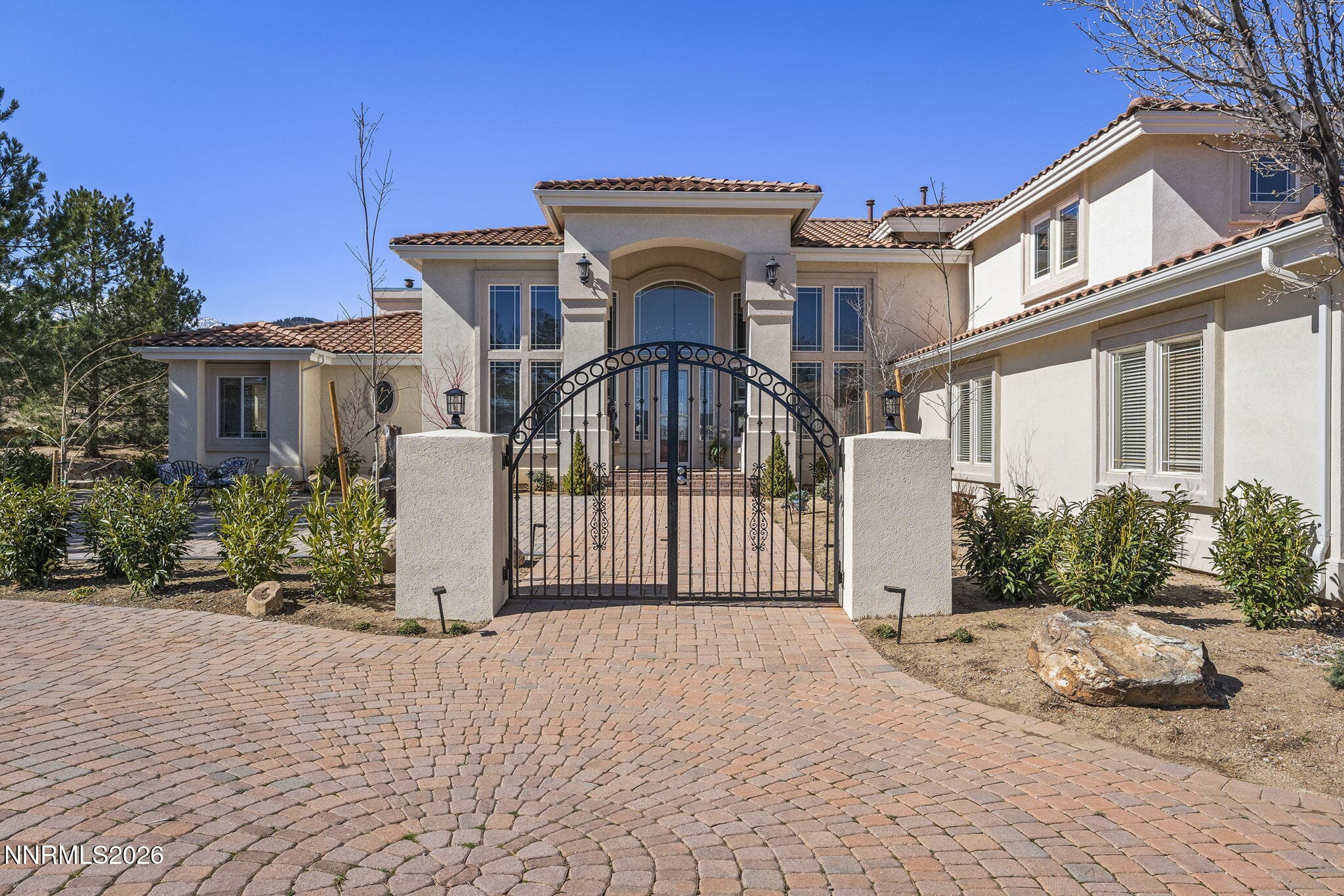 13330 W Saddlebow Dr — photo 2