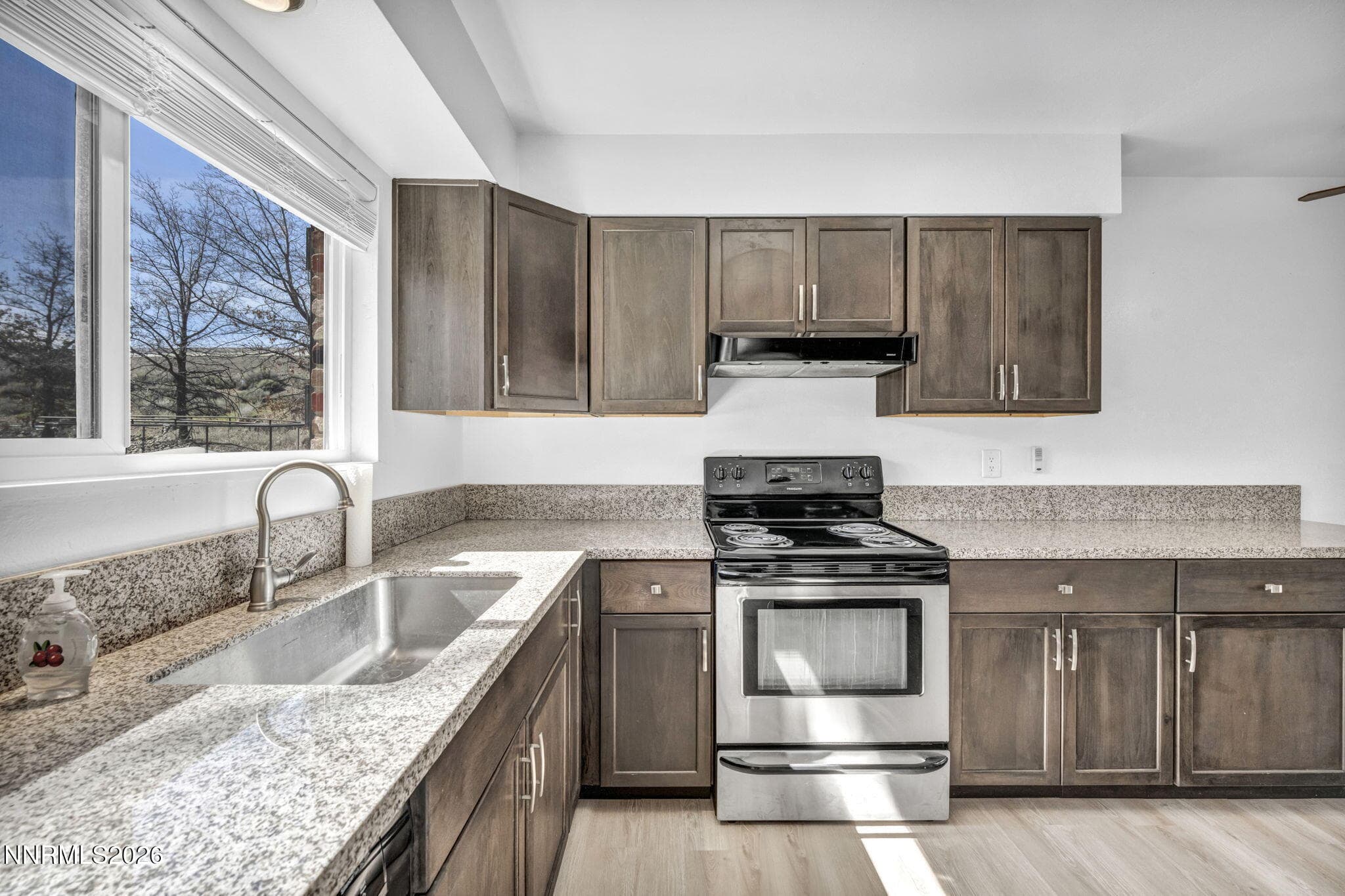312 SMITHRIDGE PARK - Photo 5