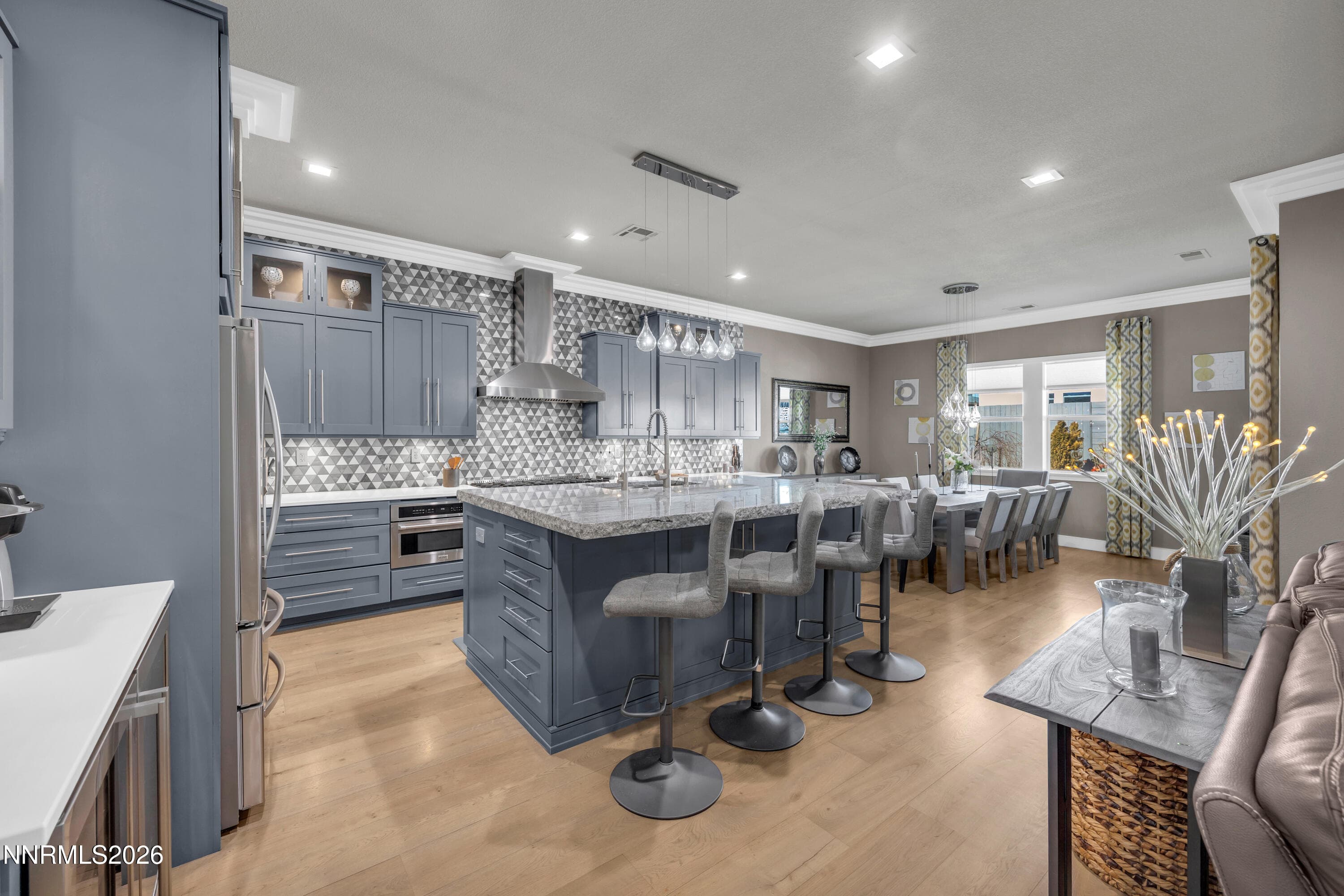 2282 Butte Creek Dr — photo 1