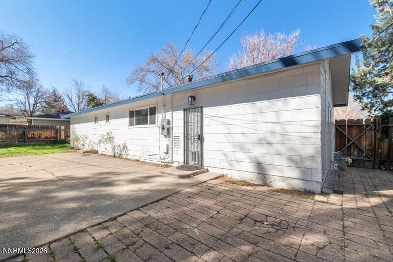 810 Lahontan Way — photo 25