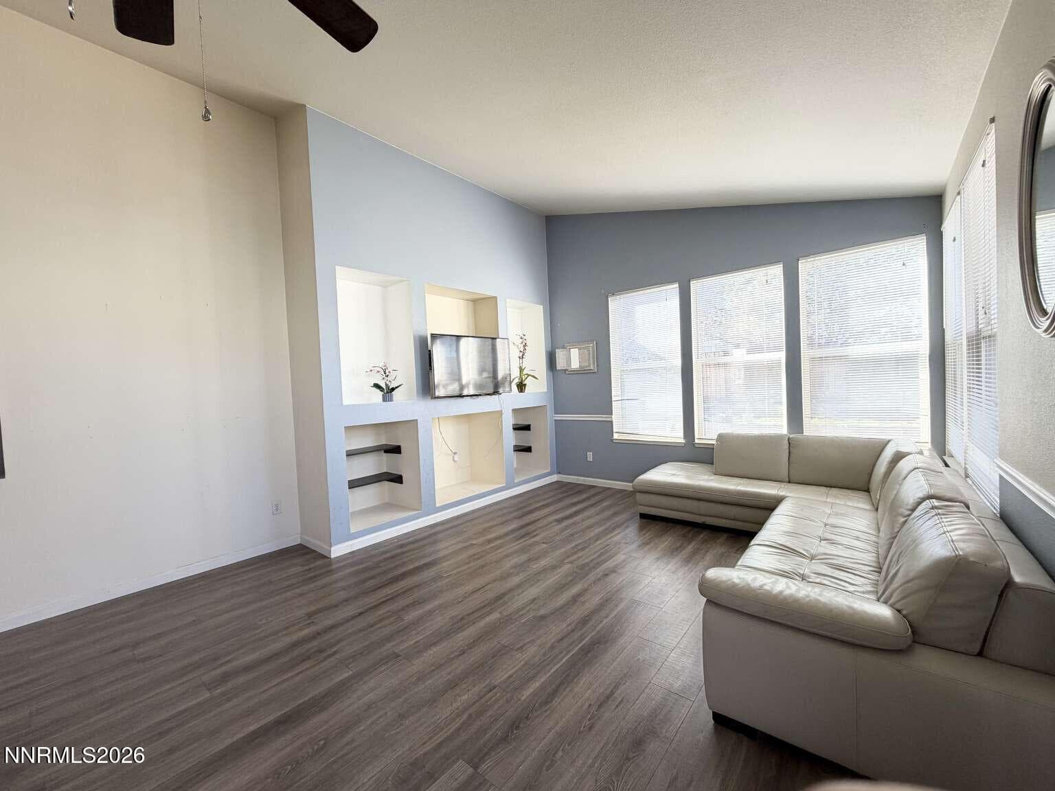 4695 Hampton Ln — photo 2