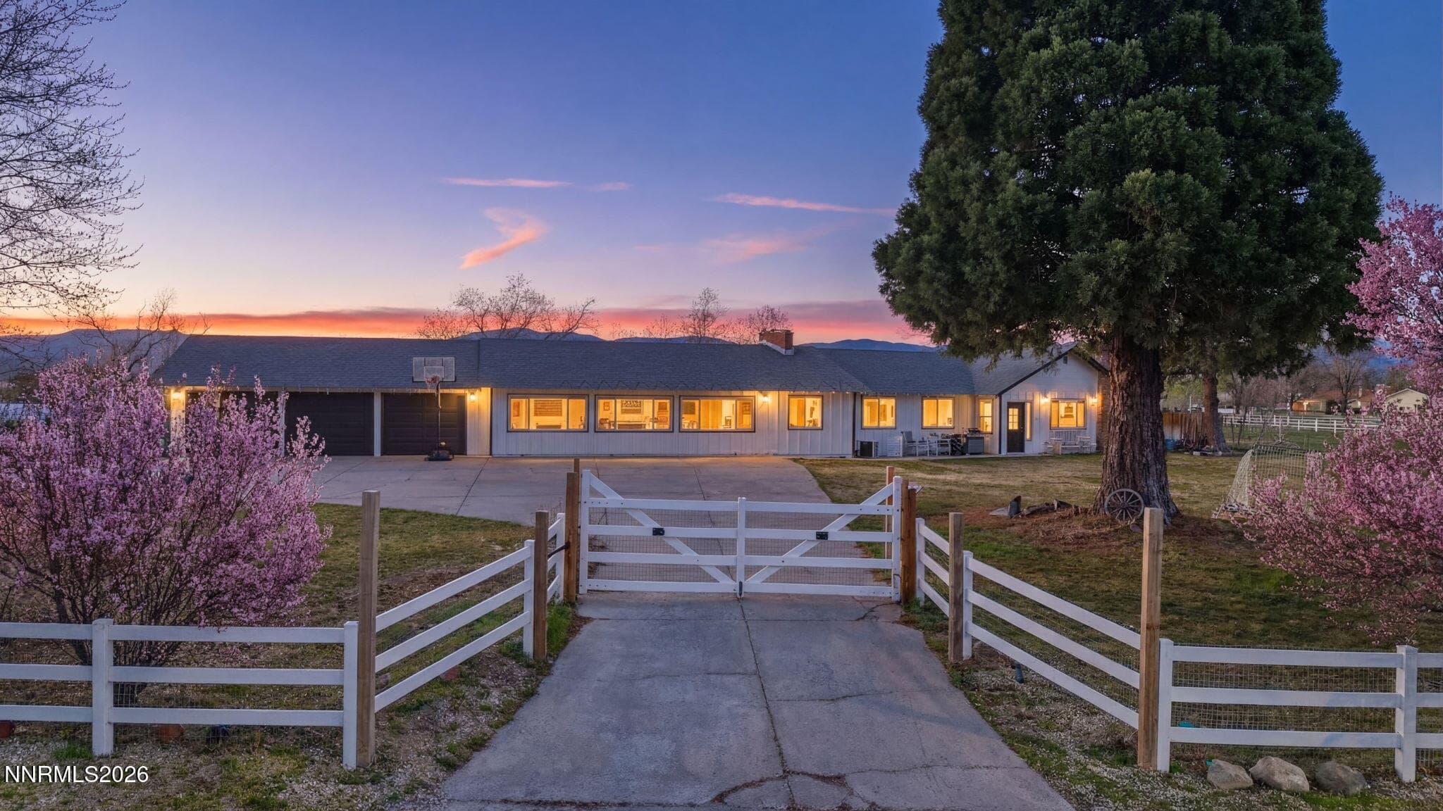 500 Sierra Manor Dr — photo 1