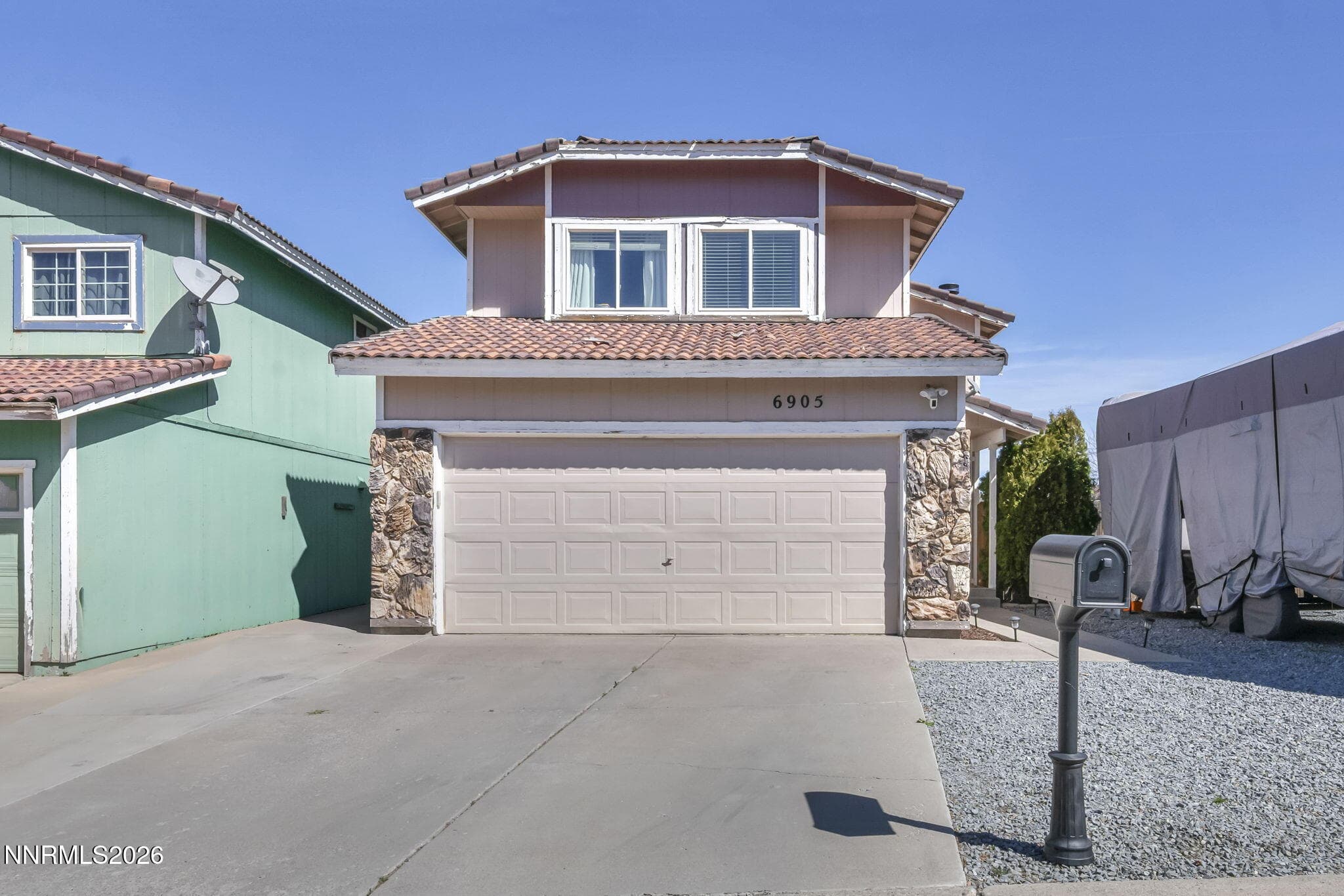 6905 PEPPERMINT DR - Photo 1