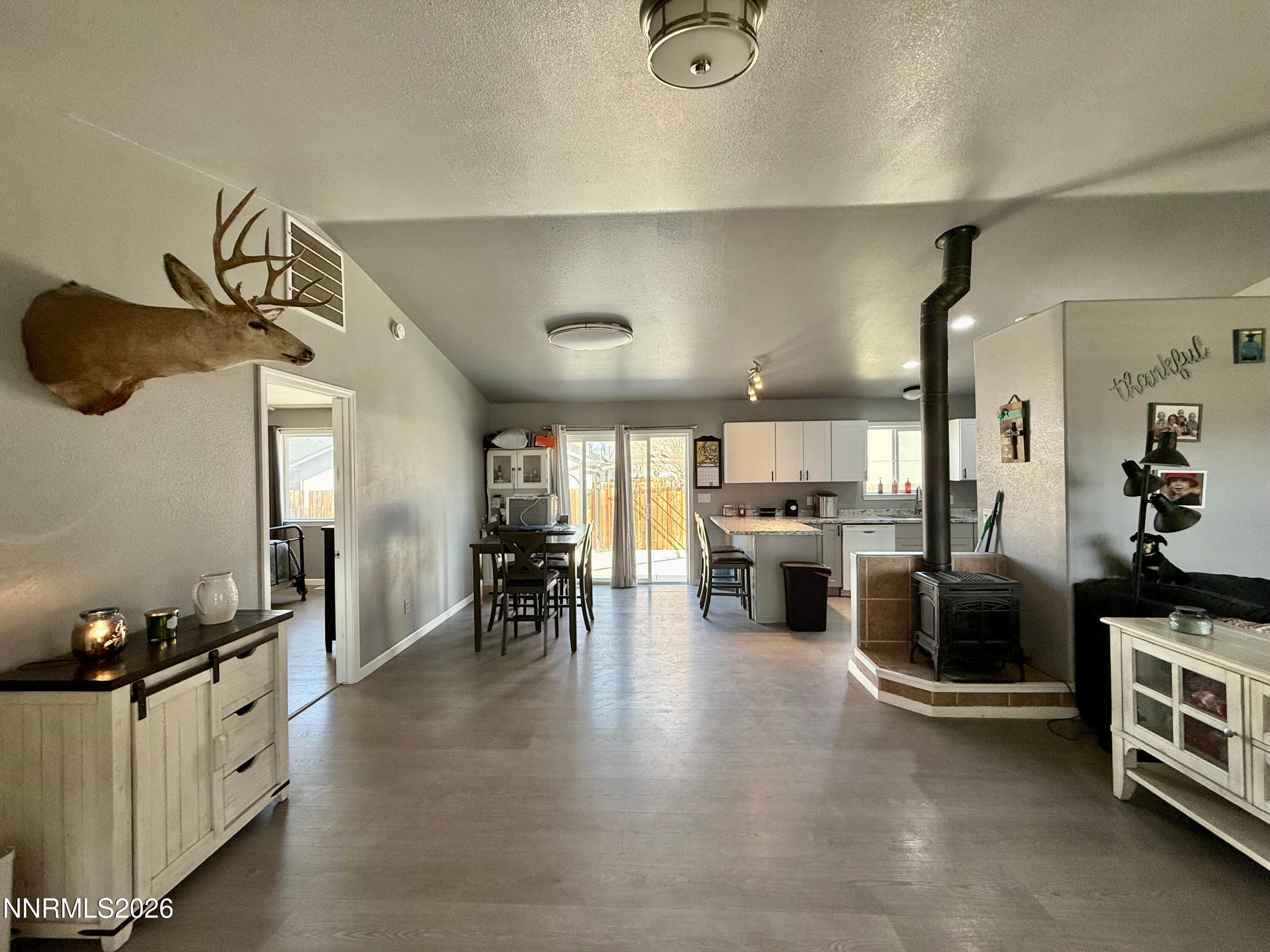 416 Paul Ave — photo 2