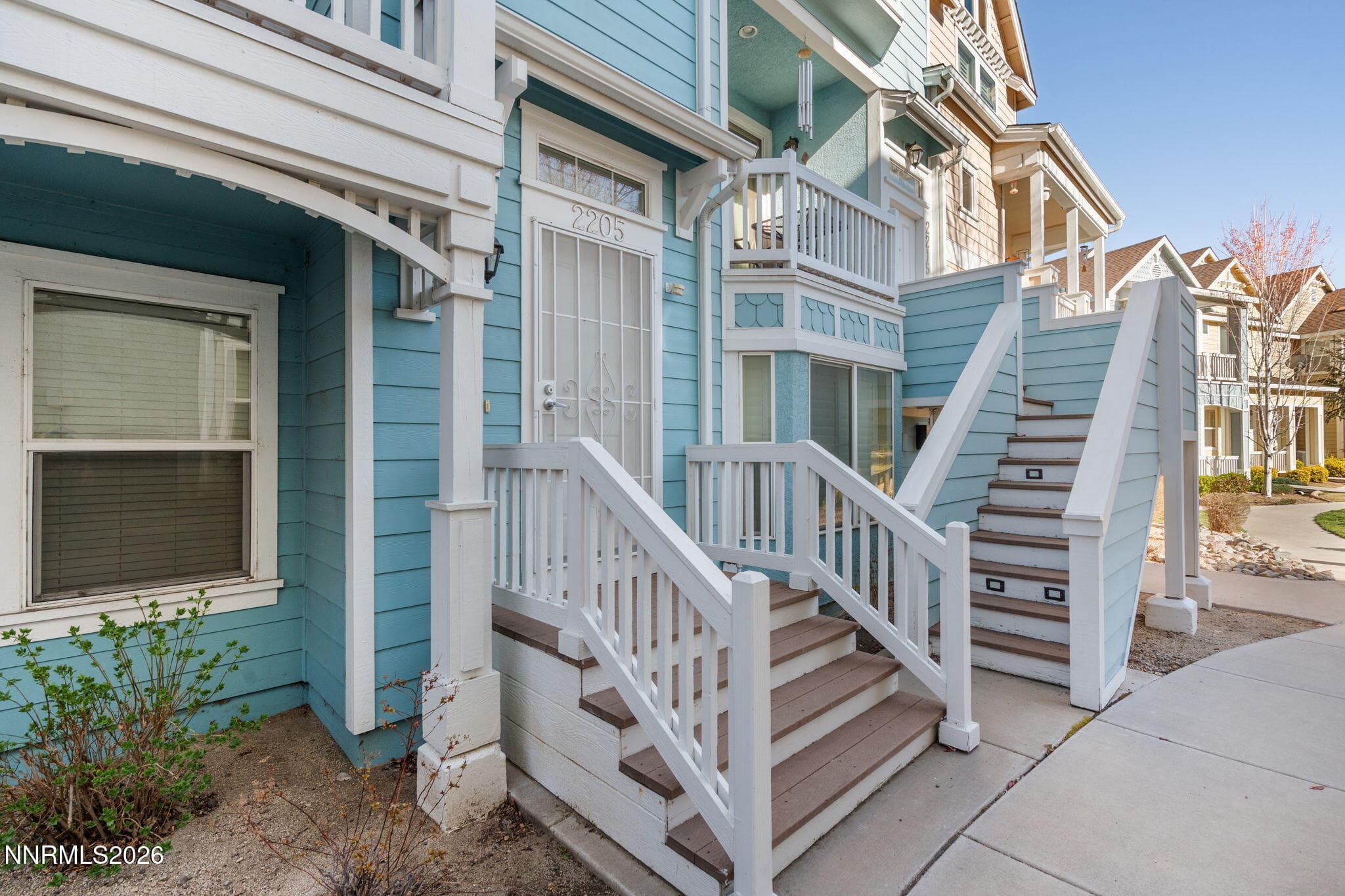 2205 Grosvenor Park Pl — photo 2