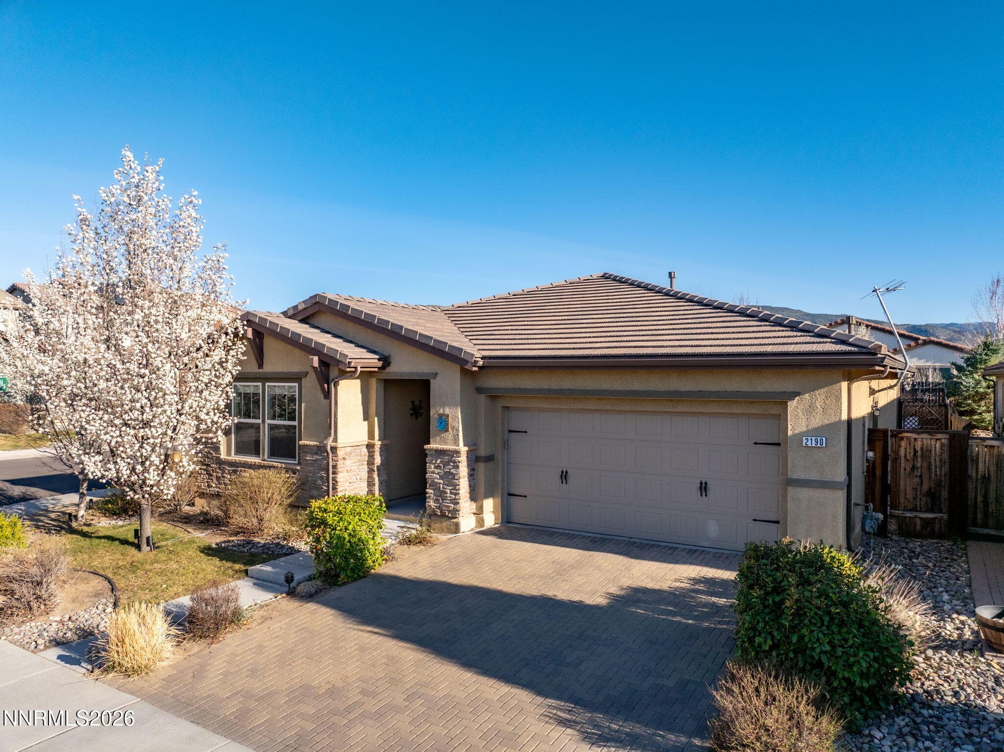 2190 Dutch Draft Dr — photo 1