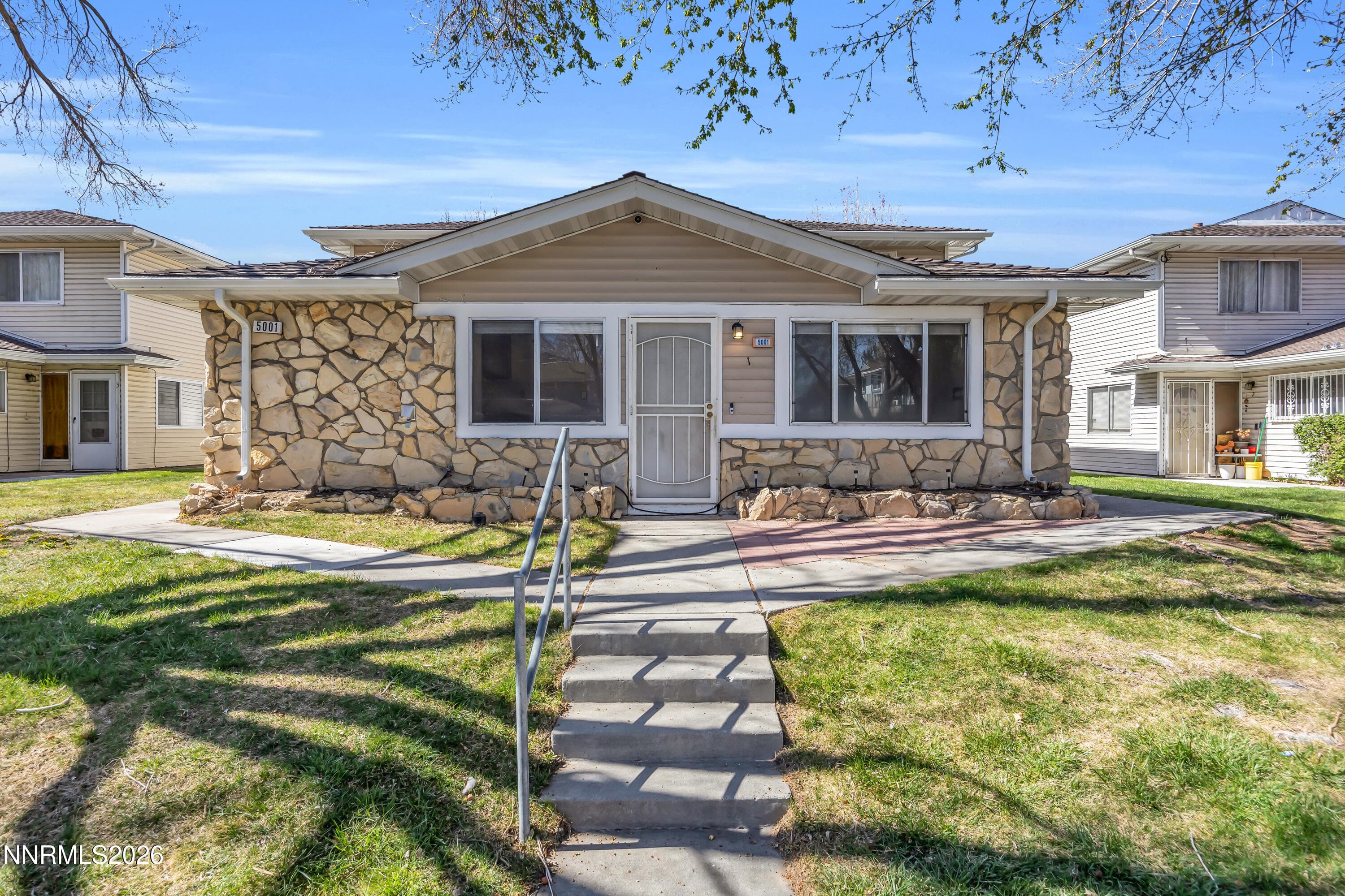 5001 Catalina Dr APT 1 — photo 1