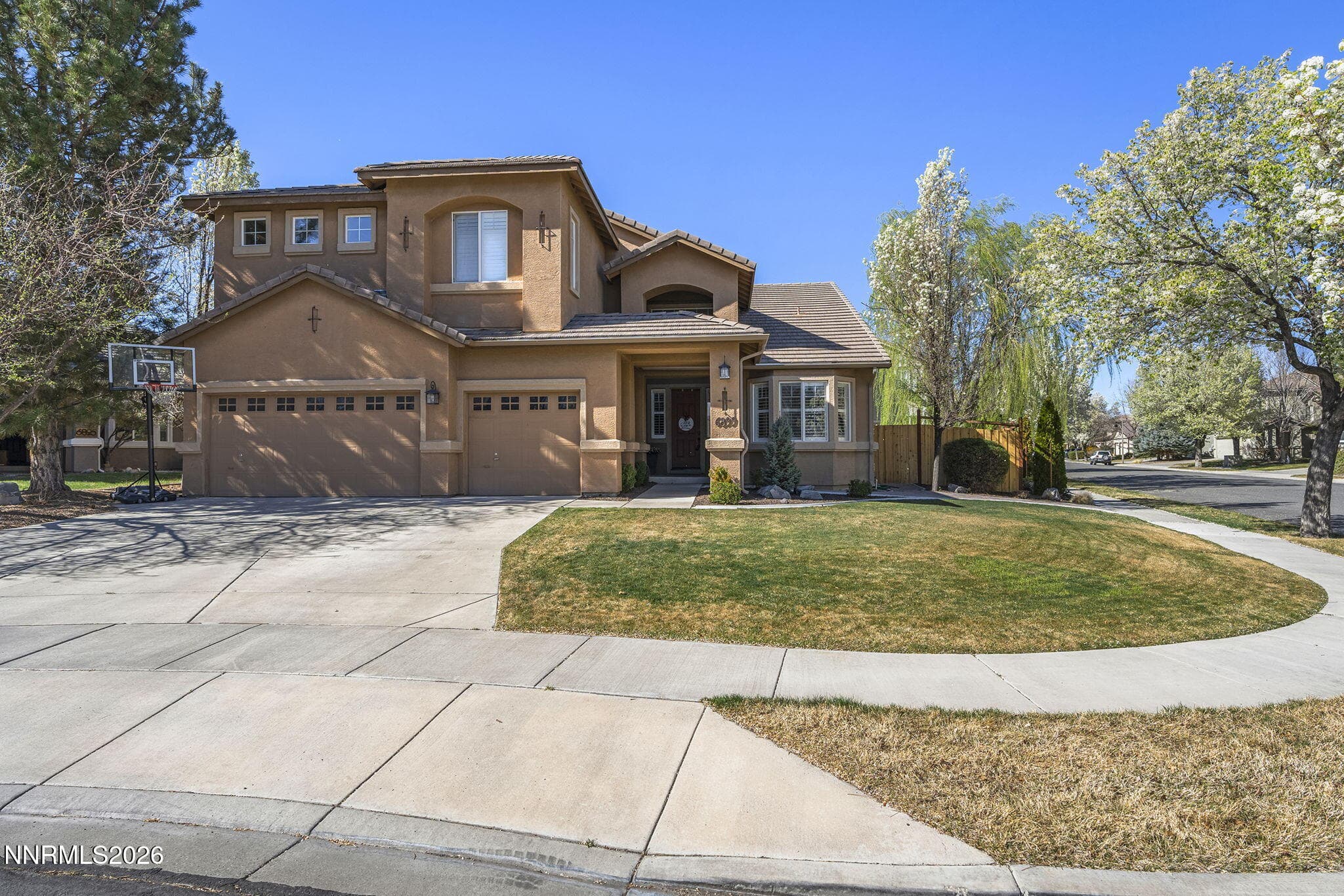 6899 Cinnamon Dr — photo 2