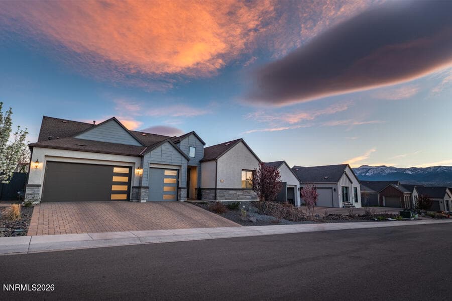 2978 Saddle Peak Dr — photo 1