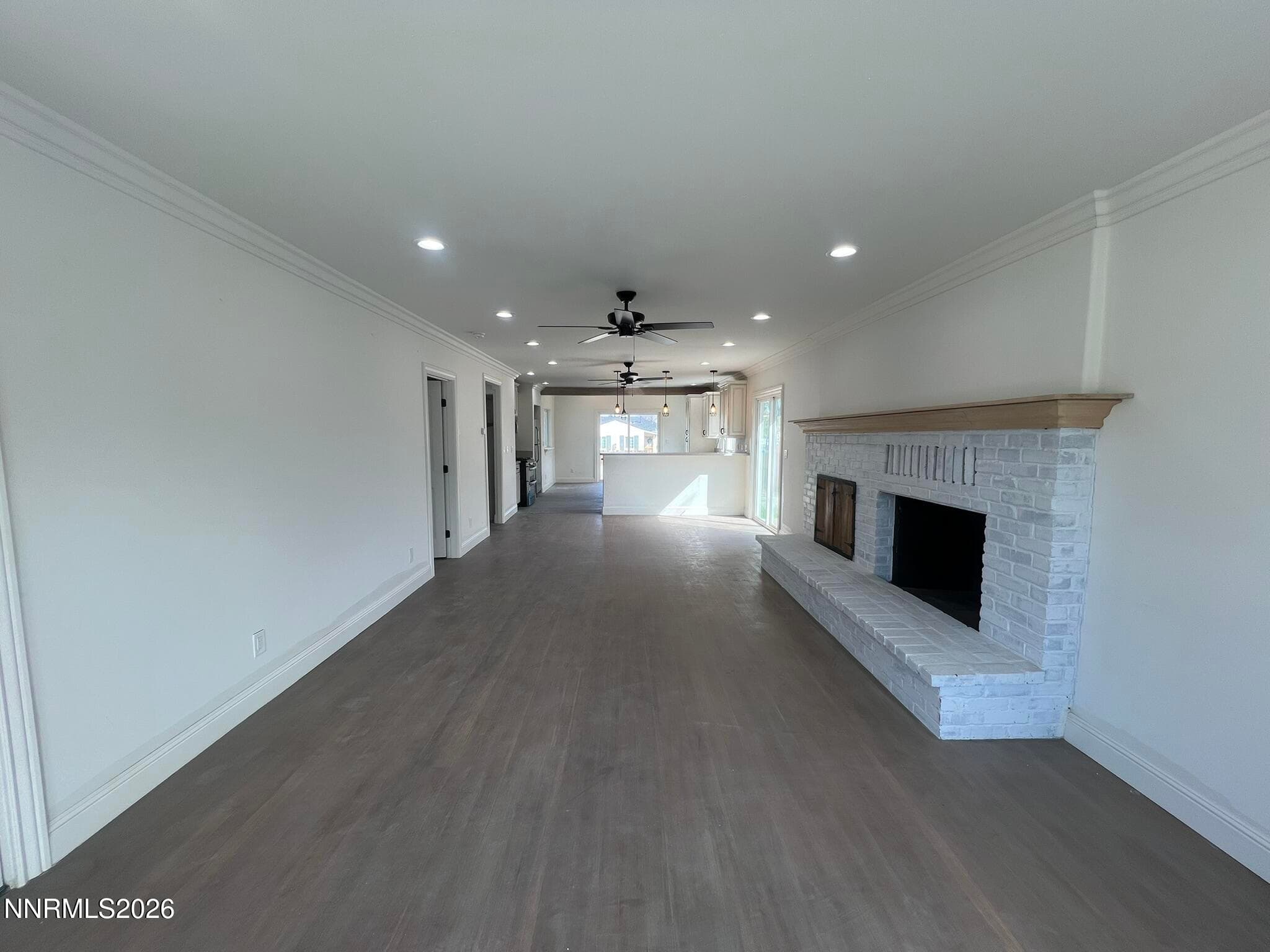 1832 H St — photo 2