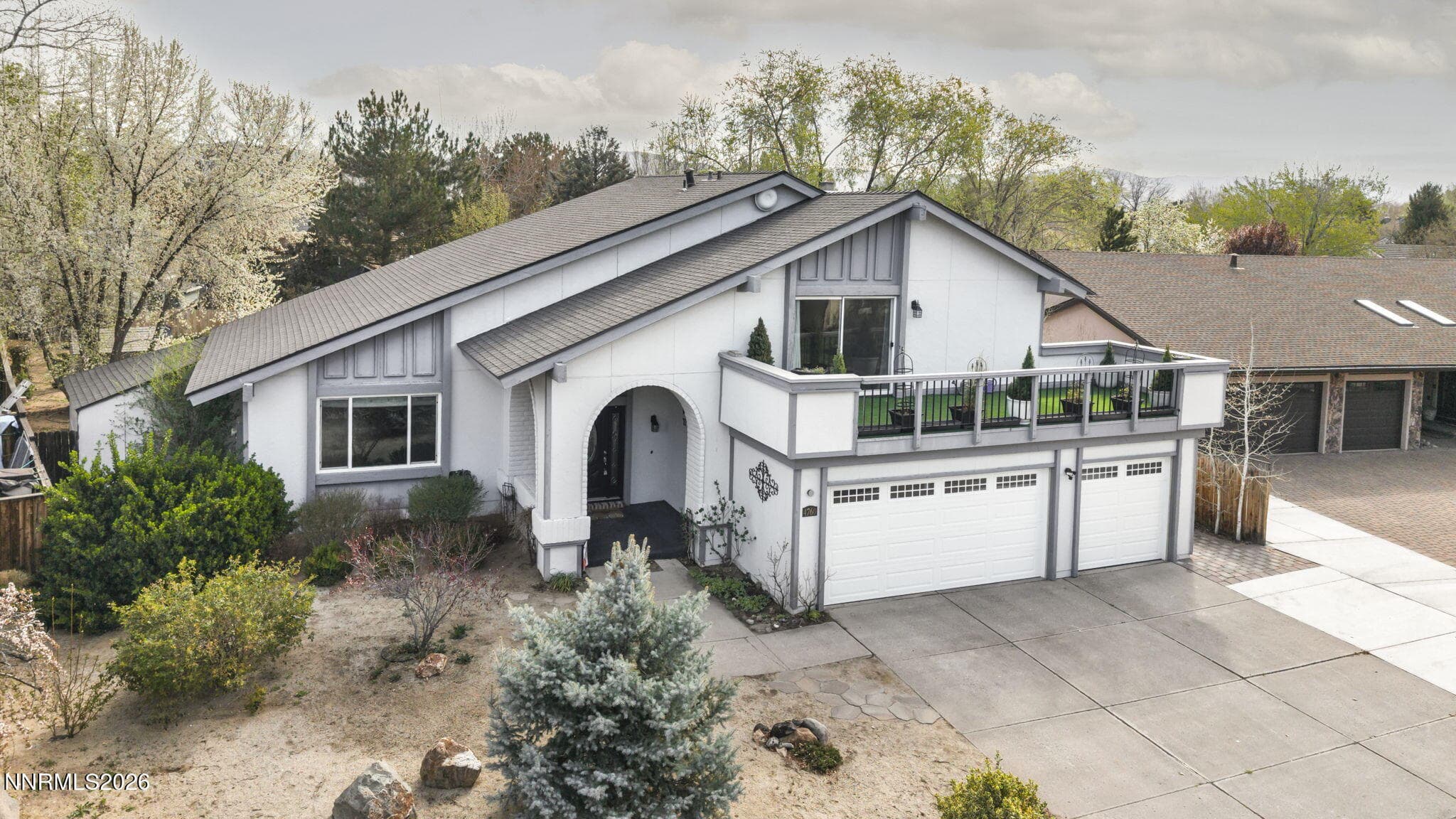 4760 Warren Way — photo 1