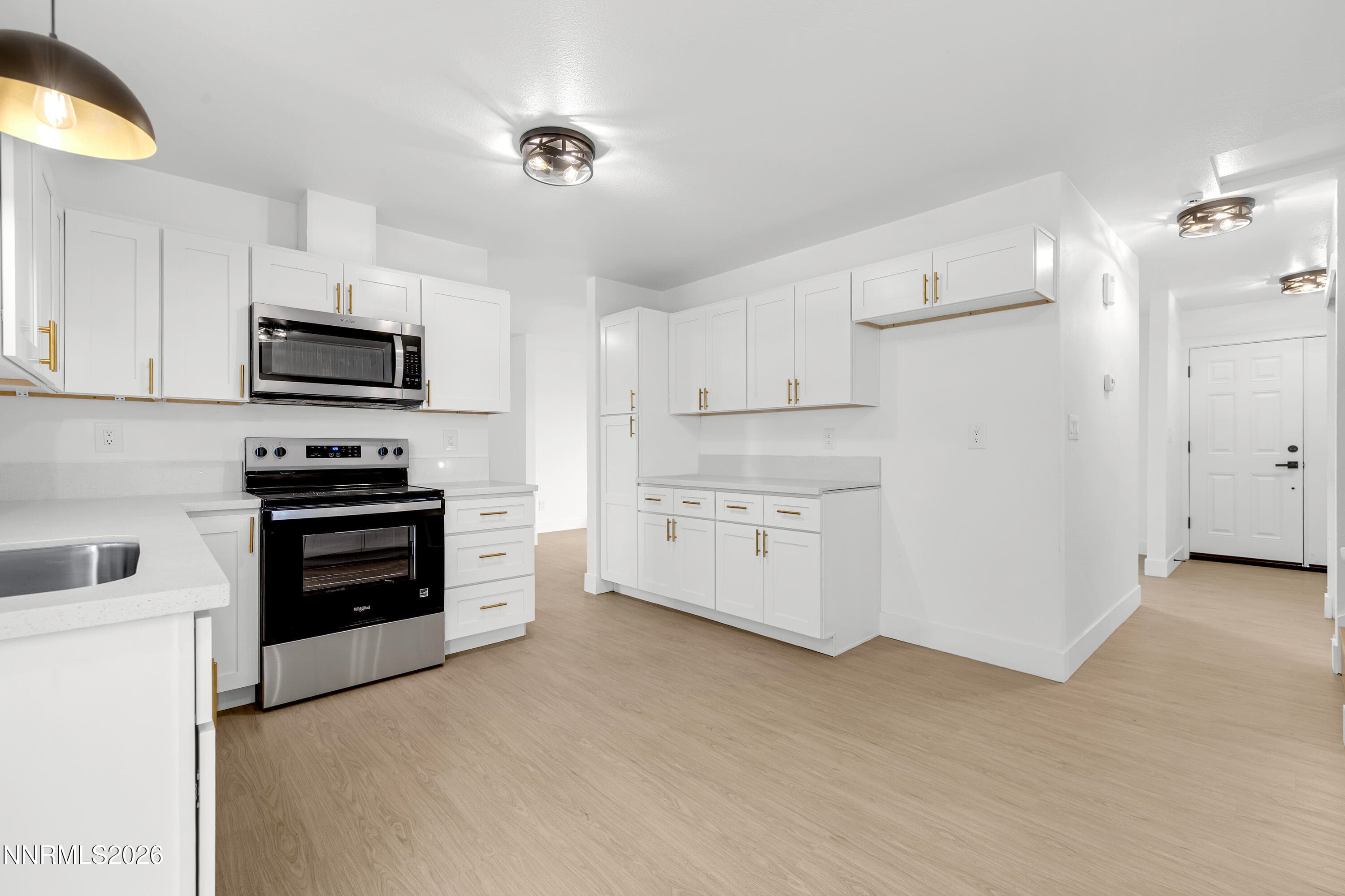 2560 Valmar Pl — photo 2