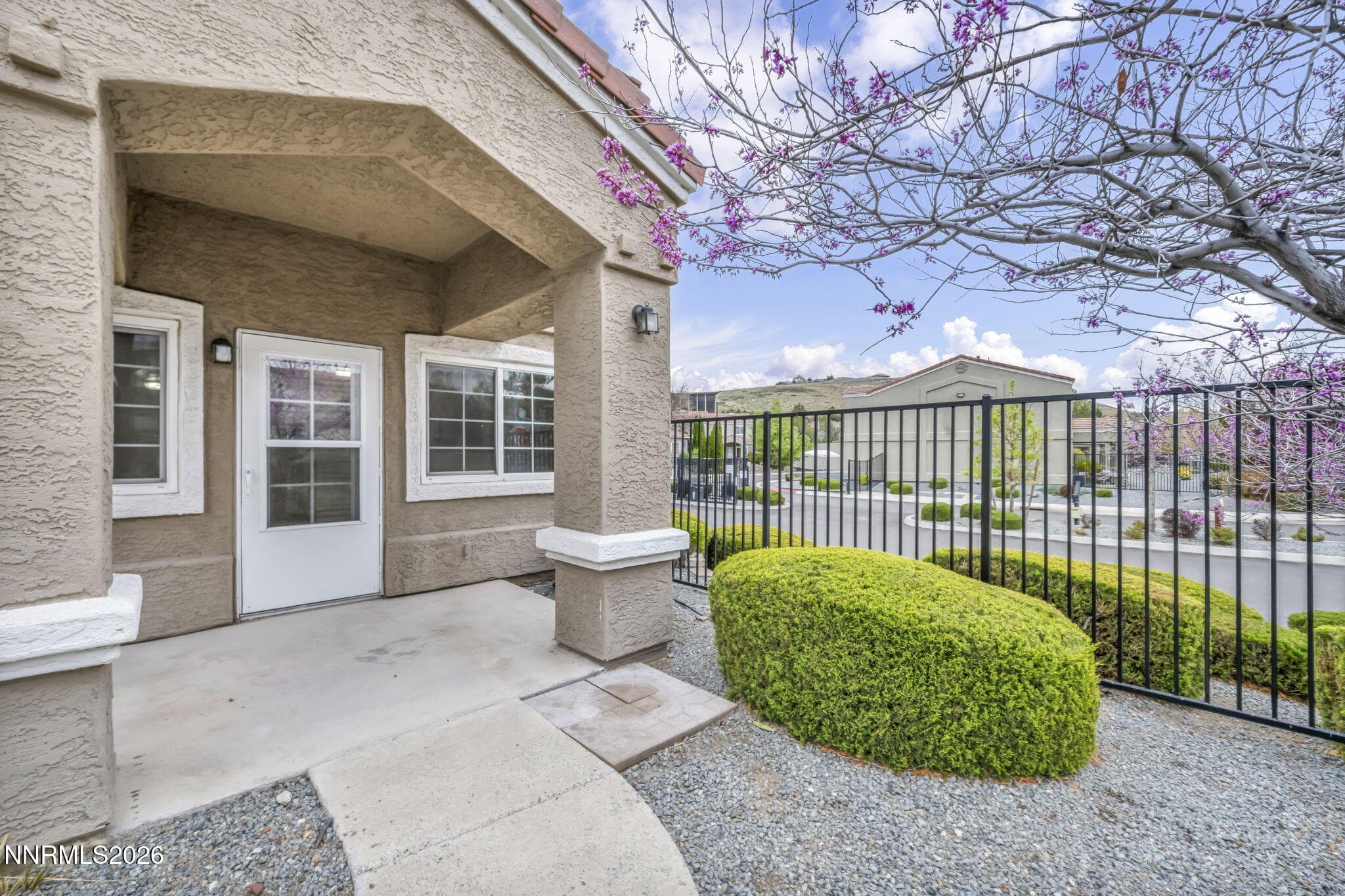 5695 VISTA LUNA DR - Photo 2
