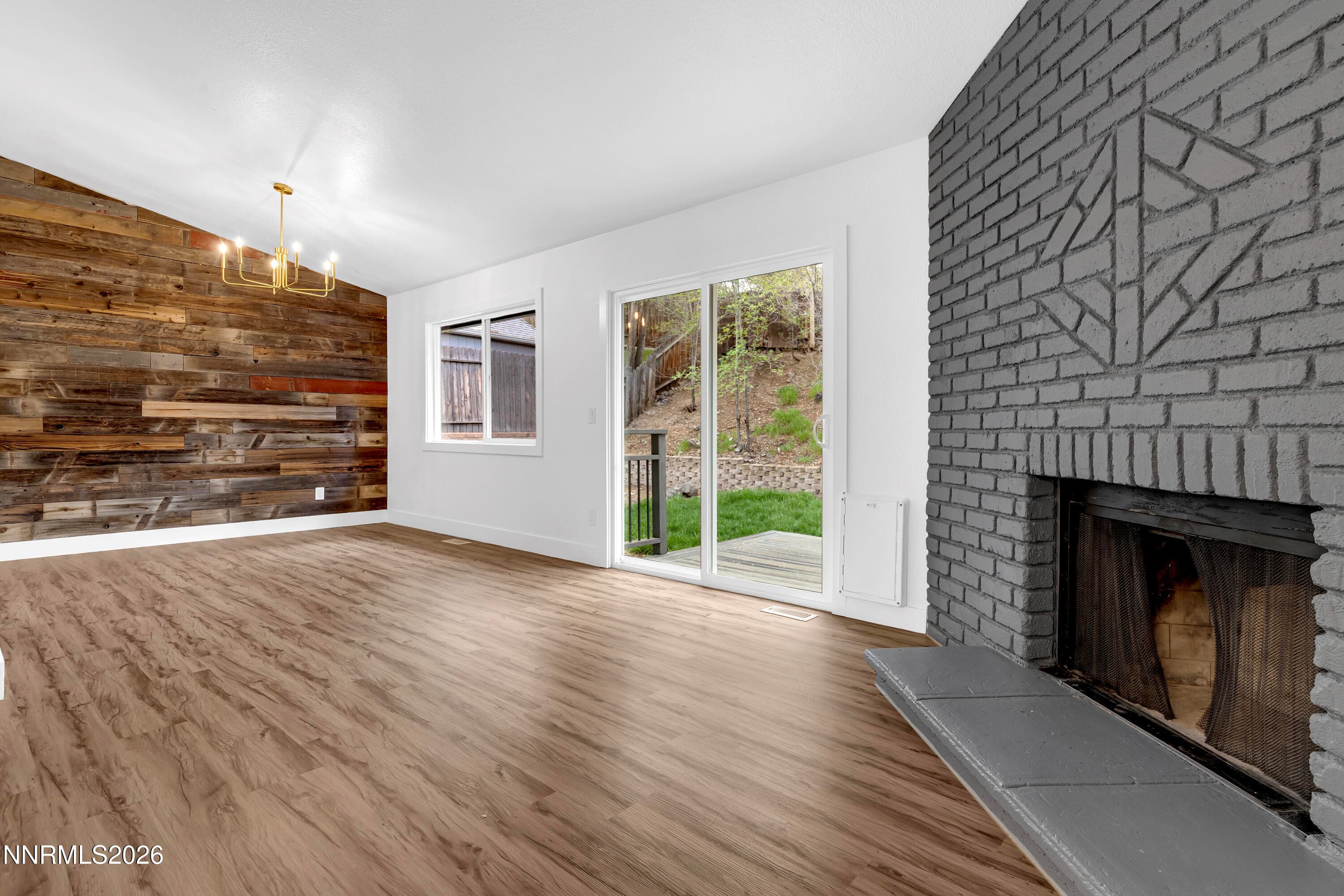 3425 SCOTTSDALE RD - Photo 4