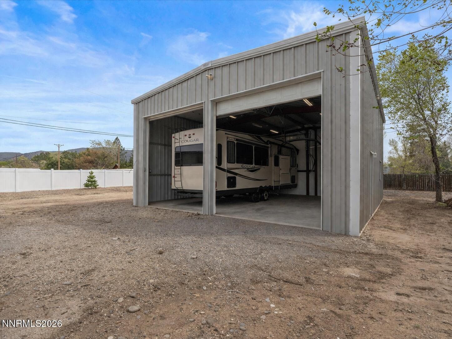 420 Puma Dr — photo 2