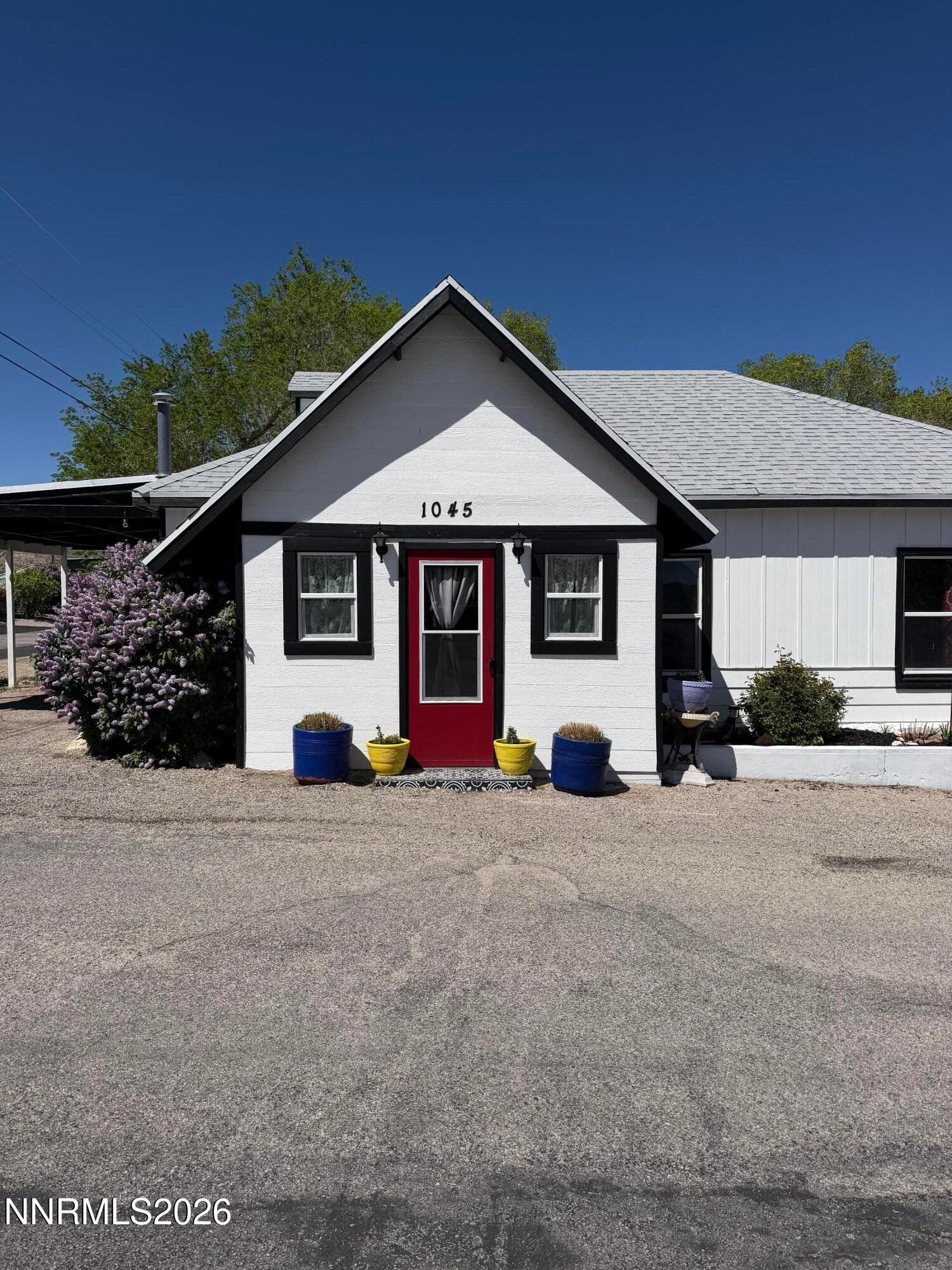 1045 Tonopah Ave — photo 1
