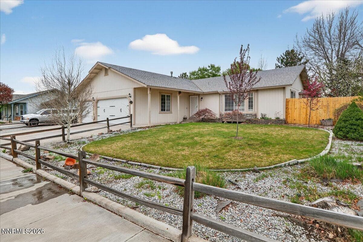 1080 MERCEDES DR - Photo 5