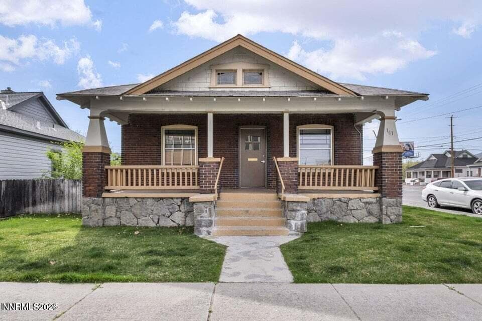 918 W 2nd St — photo 2
