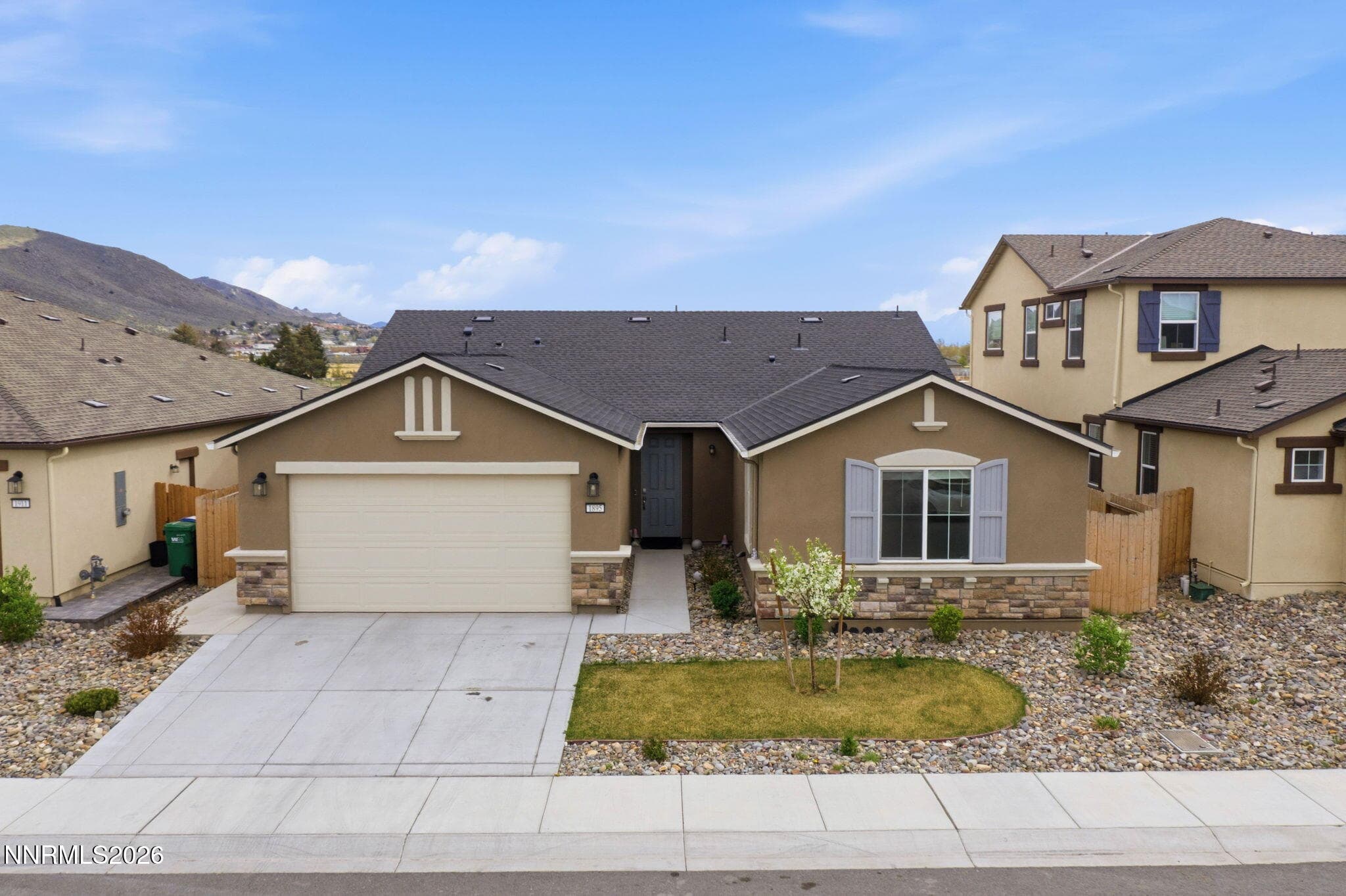 1895 BOUNDARY PEAK ST - Photo 2