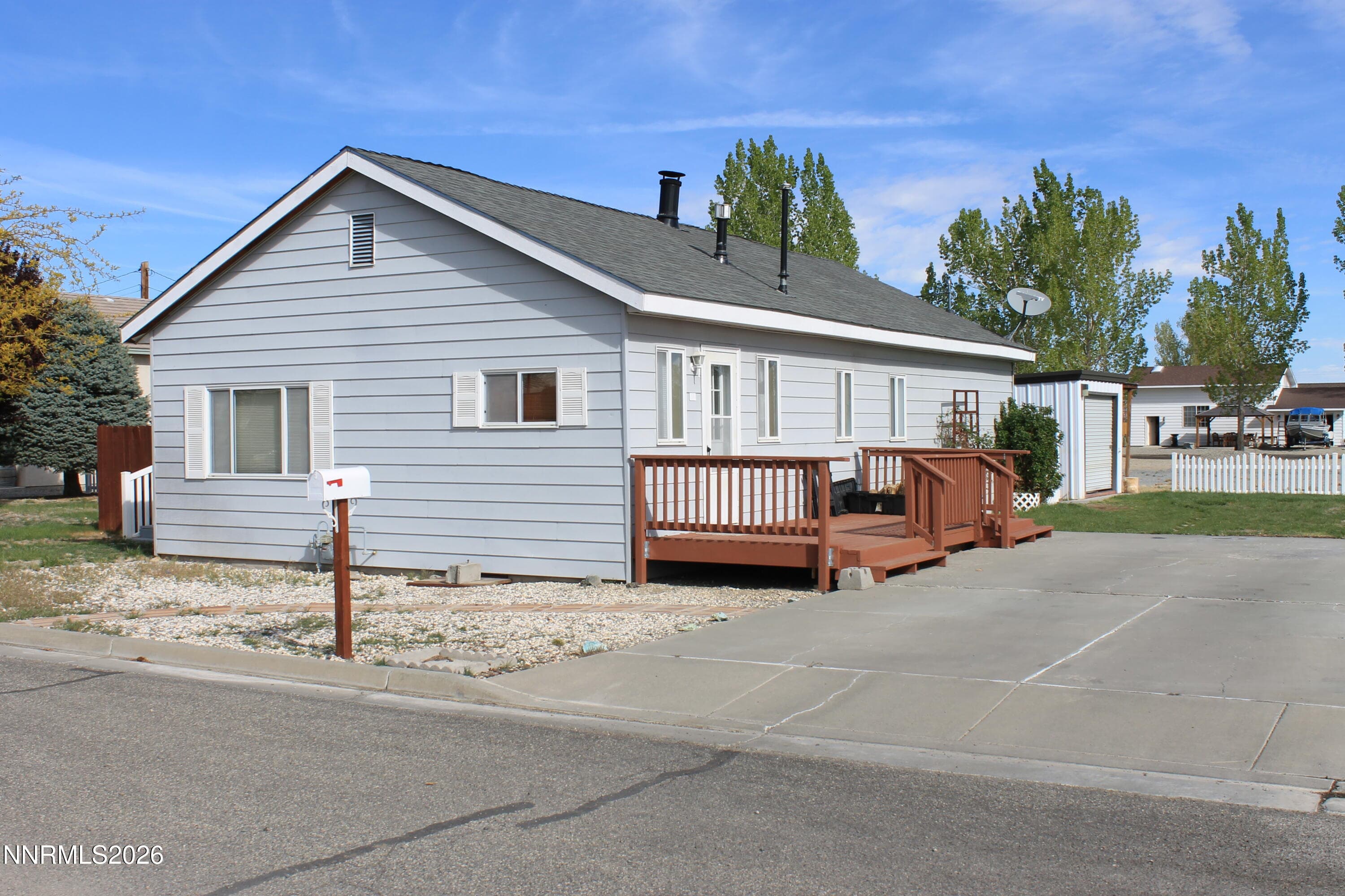 320 Reyes Way — photo 2