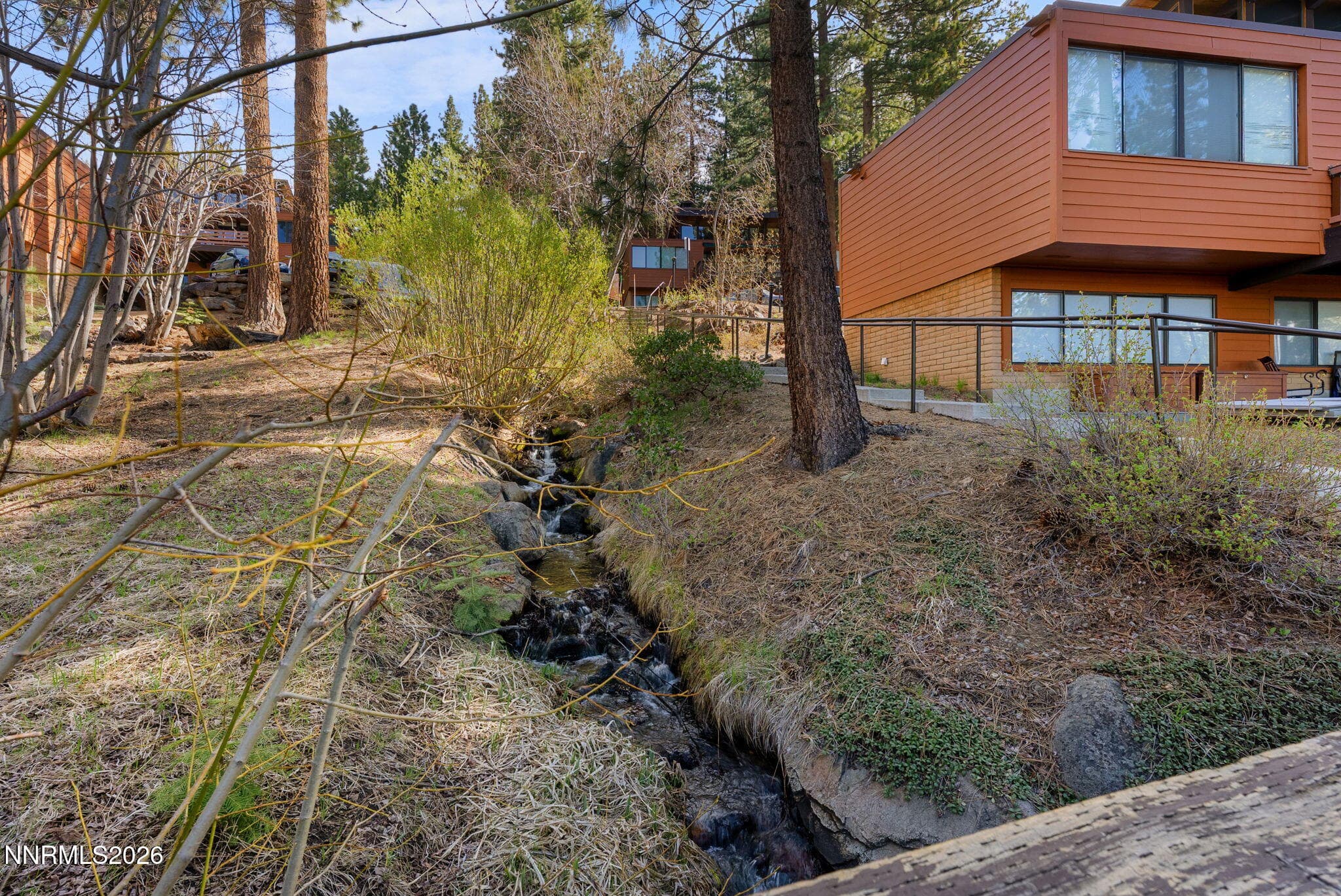 725 FAIRVIEW BLVD - See more photos