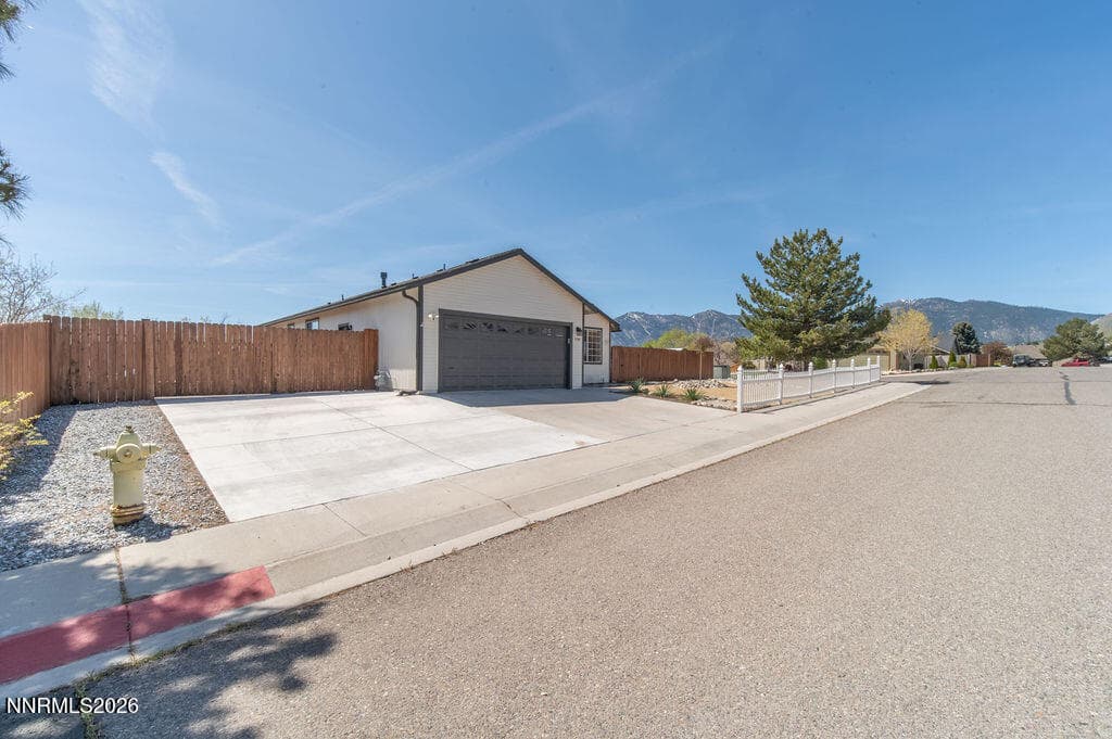 3589 Haystack Dr — photo 2