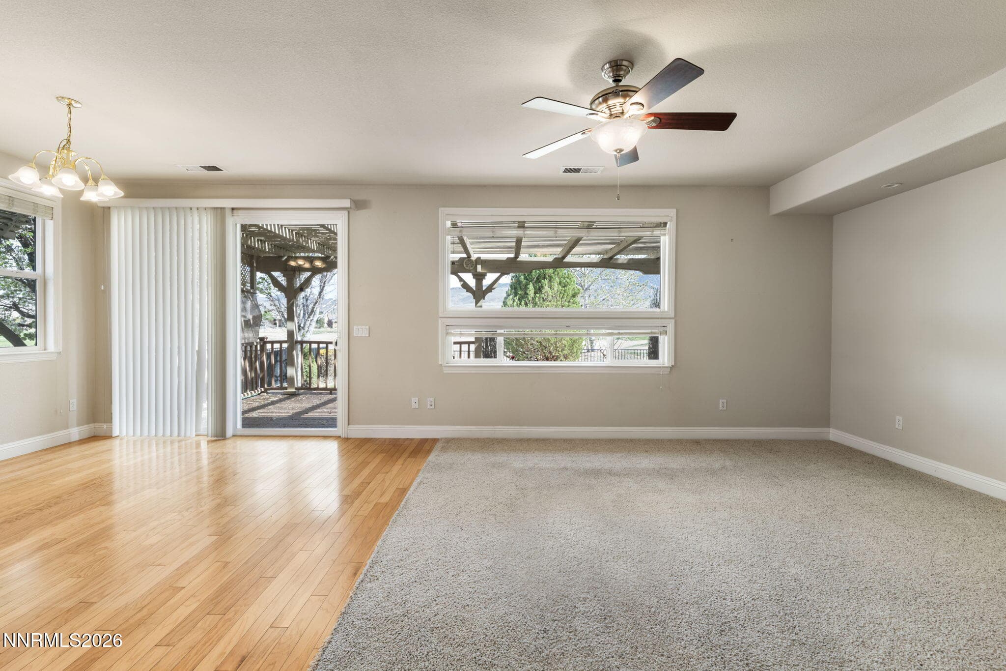 913 LAKEVIEW DR - Photo 4