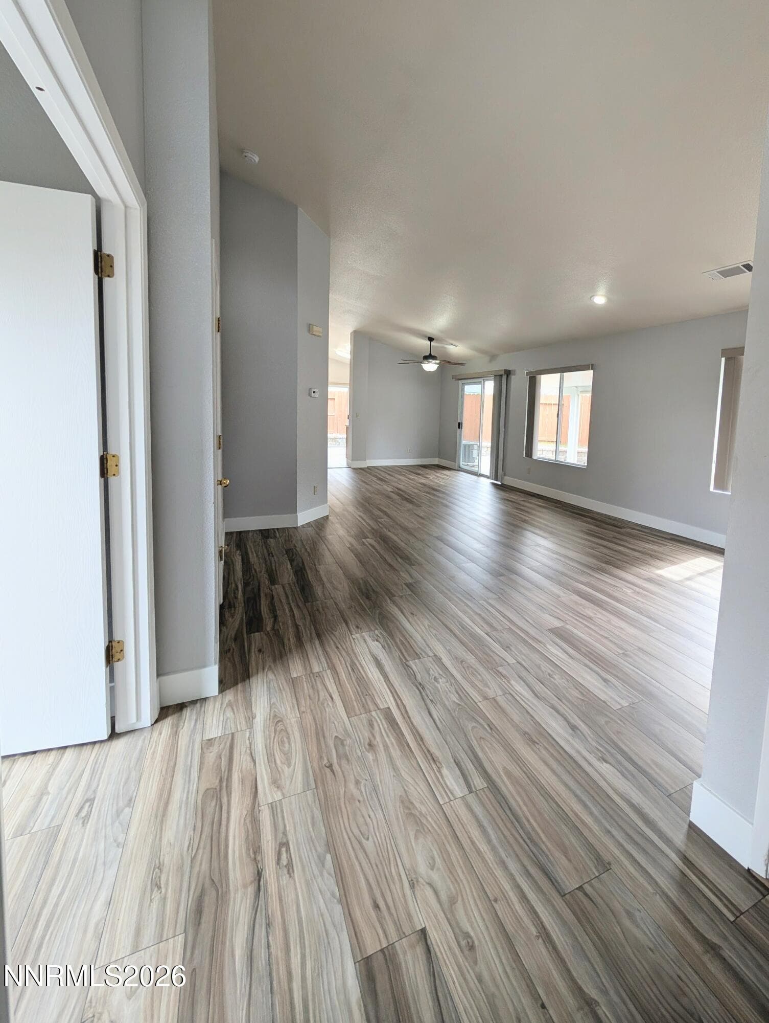 1093 DAPHNE CT - Photo 5