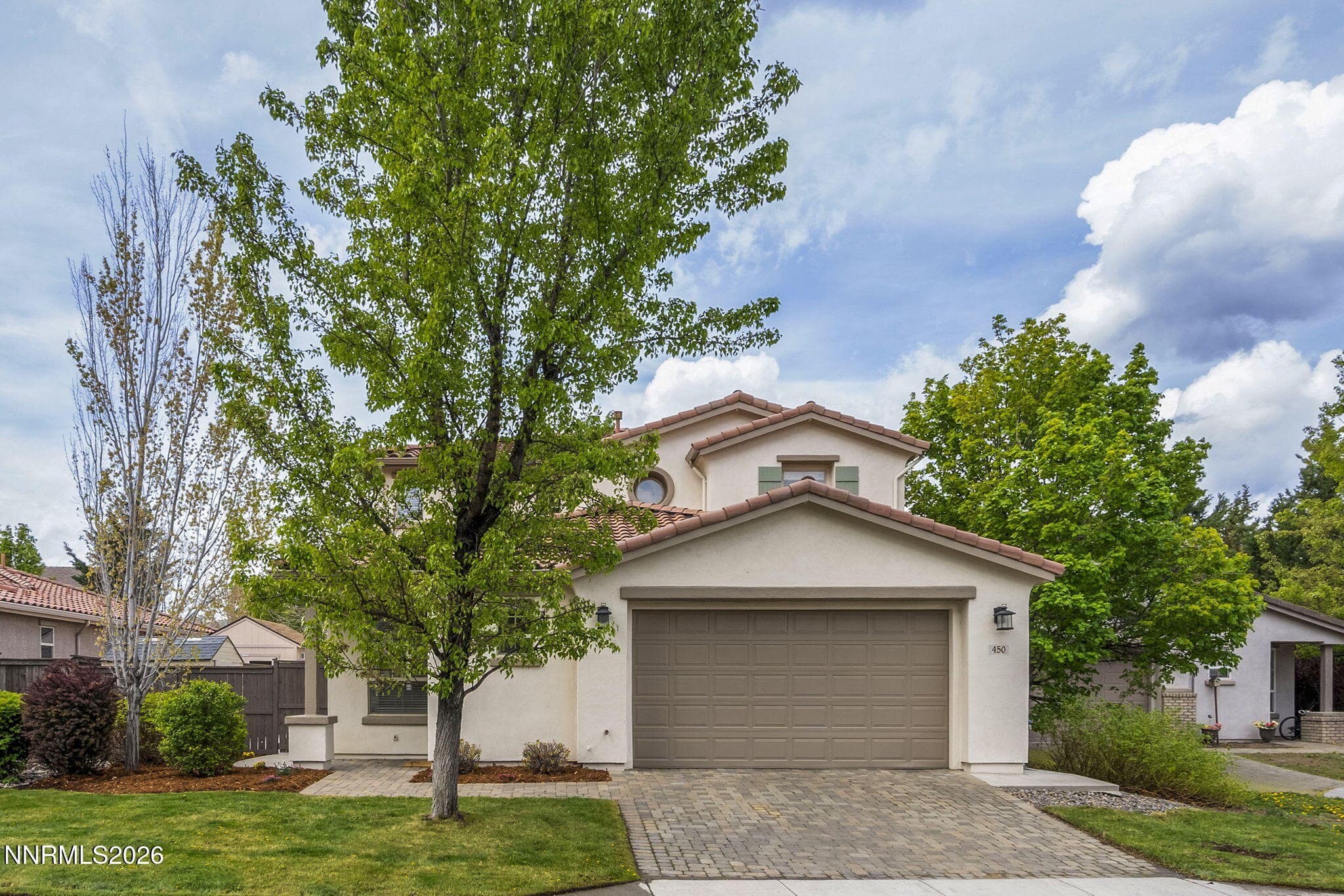 450 Roseben Ct — photo 2