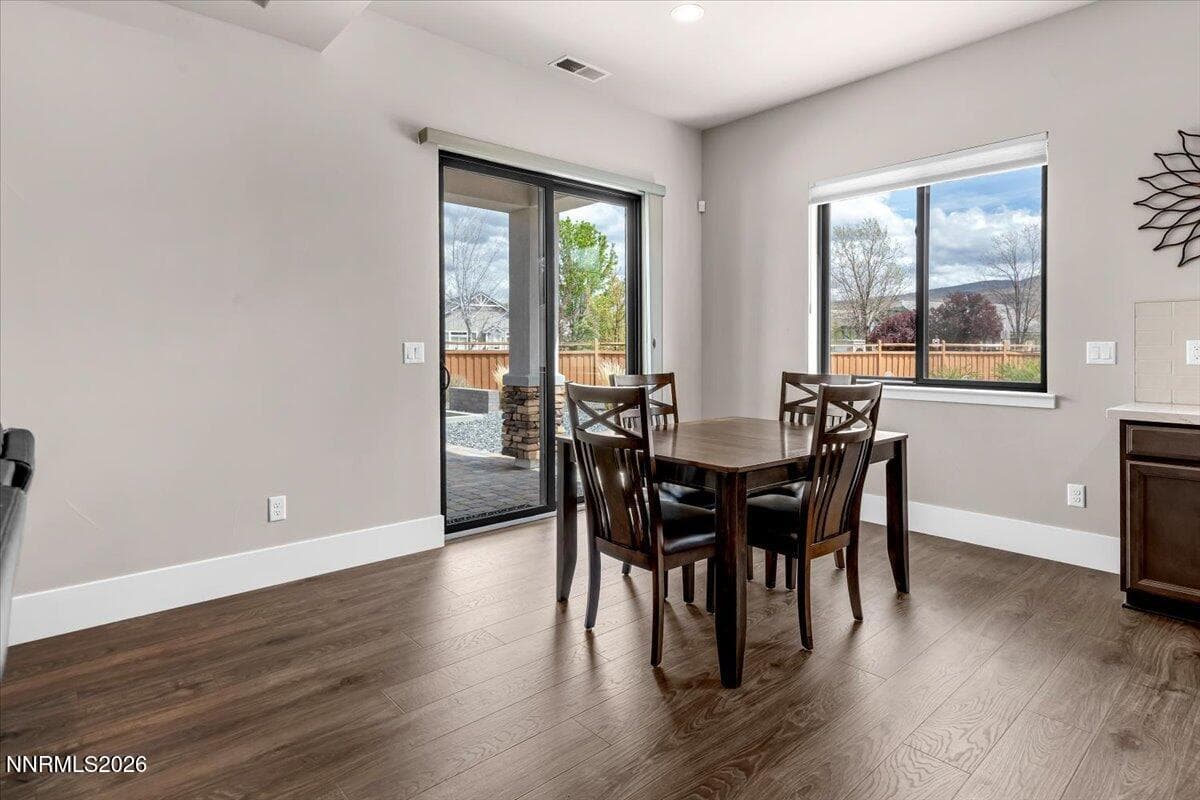7347 DIAMOND OAKS CT - See more photos