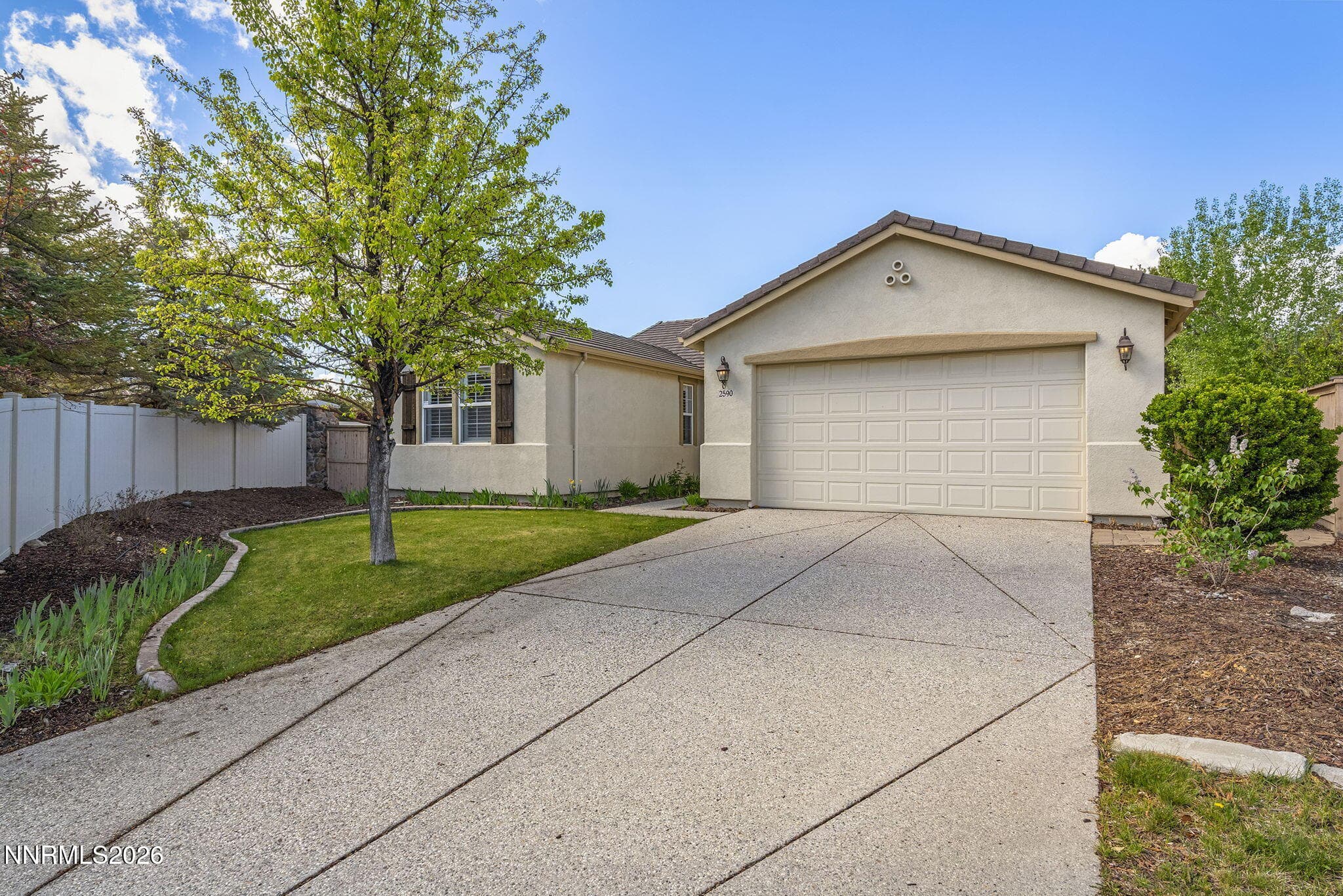 2590 Country Falls Ln — photo 1