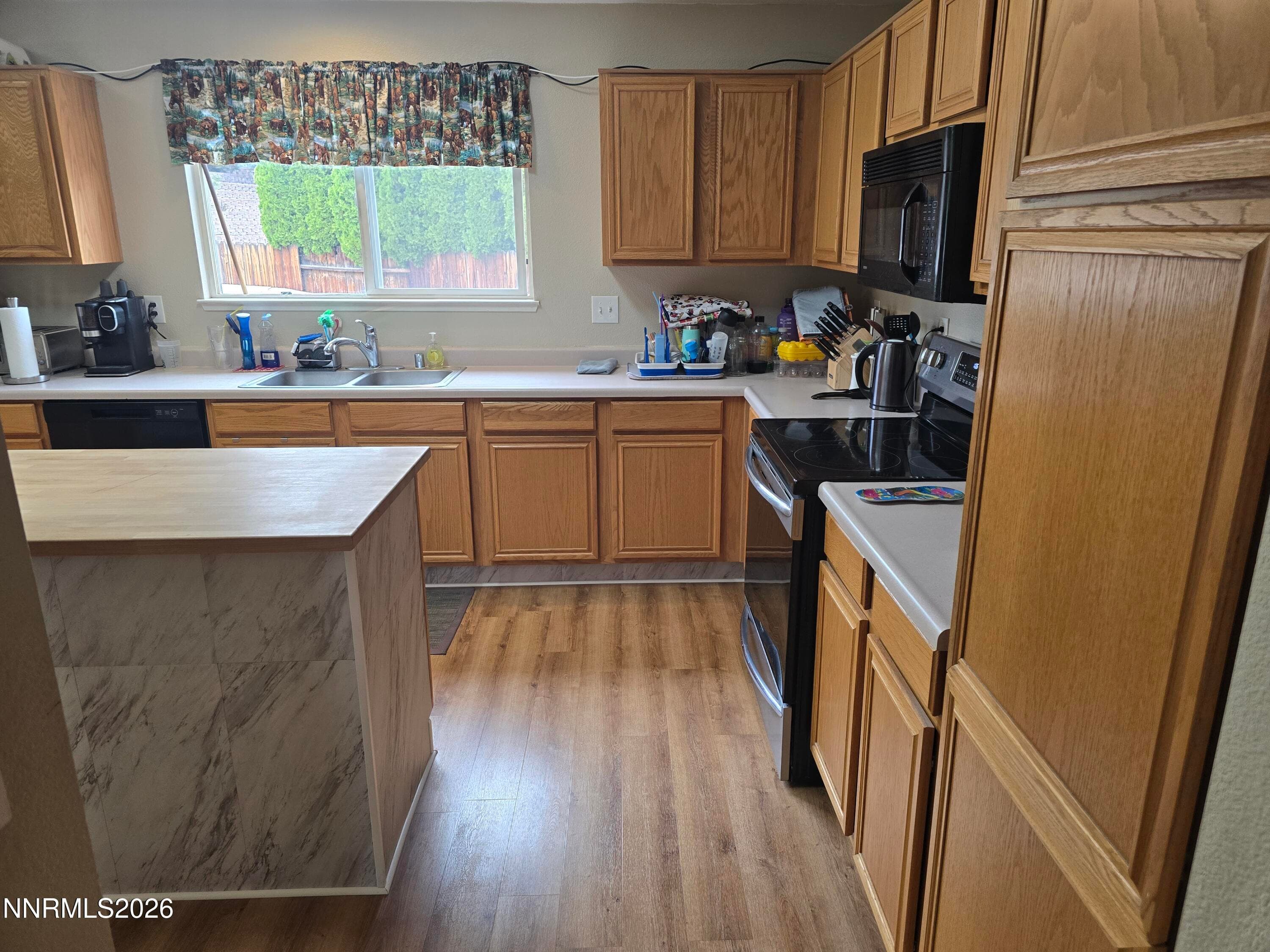 5932 Begonia Ct — photo 2