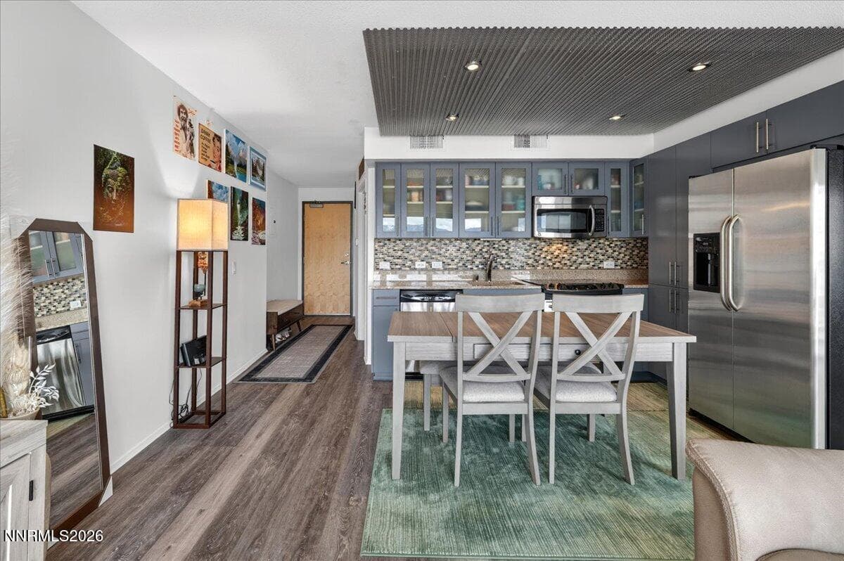 255 N SIERRA ST - See more photos