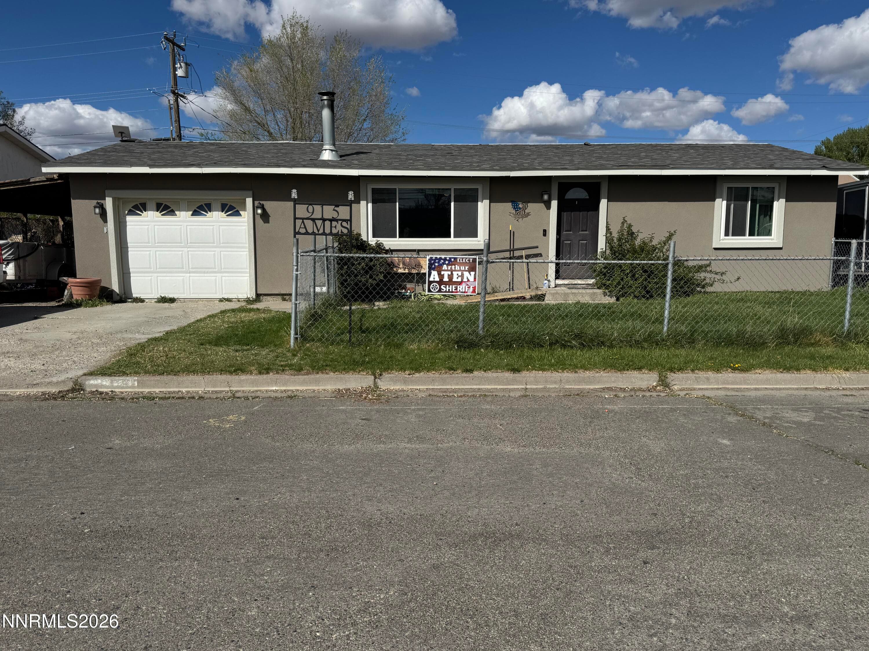 915 GOLD CREEK AVE - Photo 1