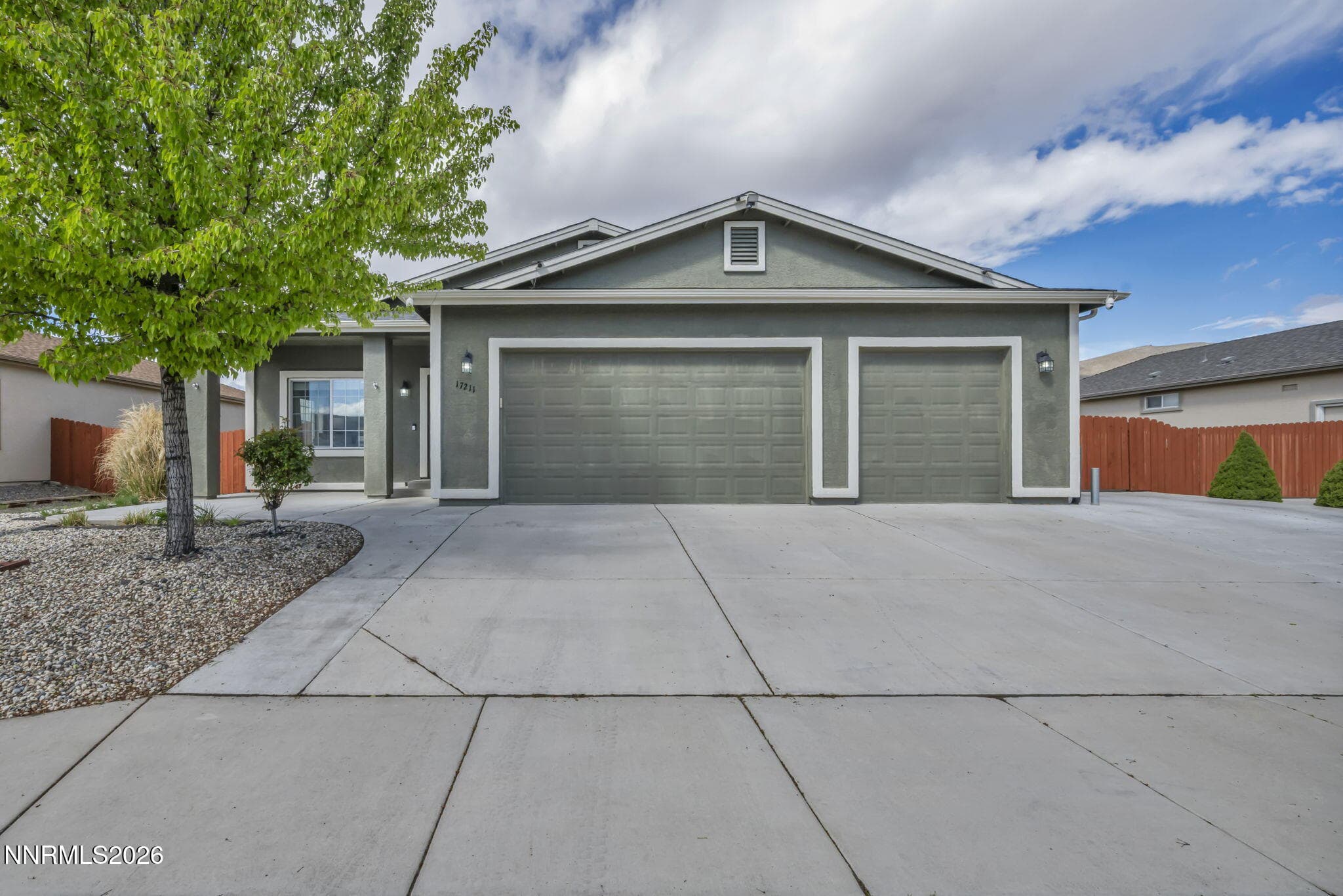 17211 Desert Lake Dr — photo 2