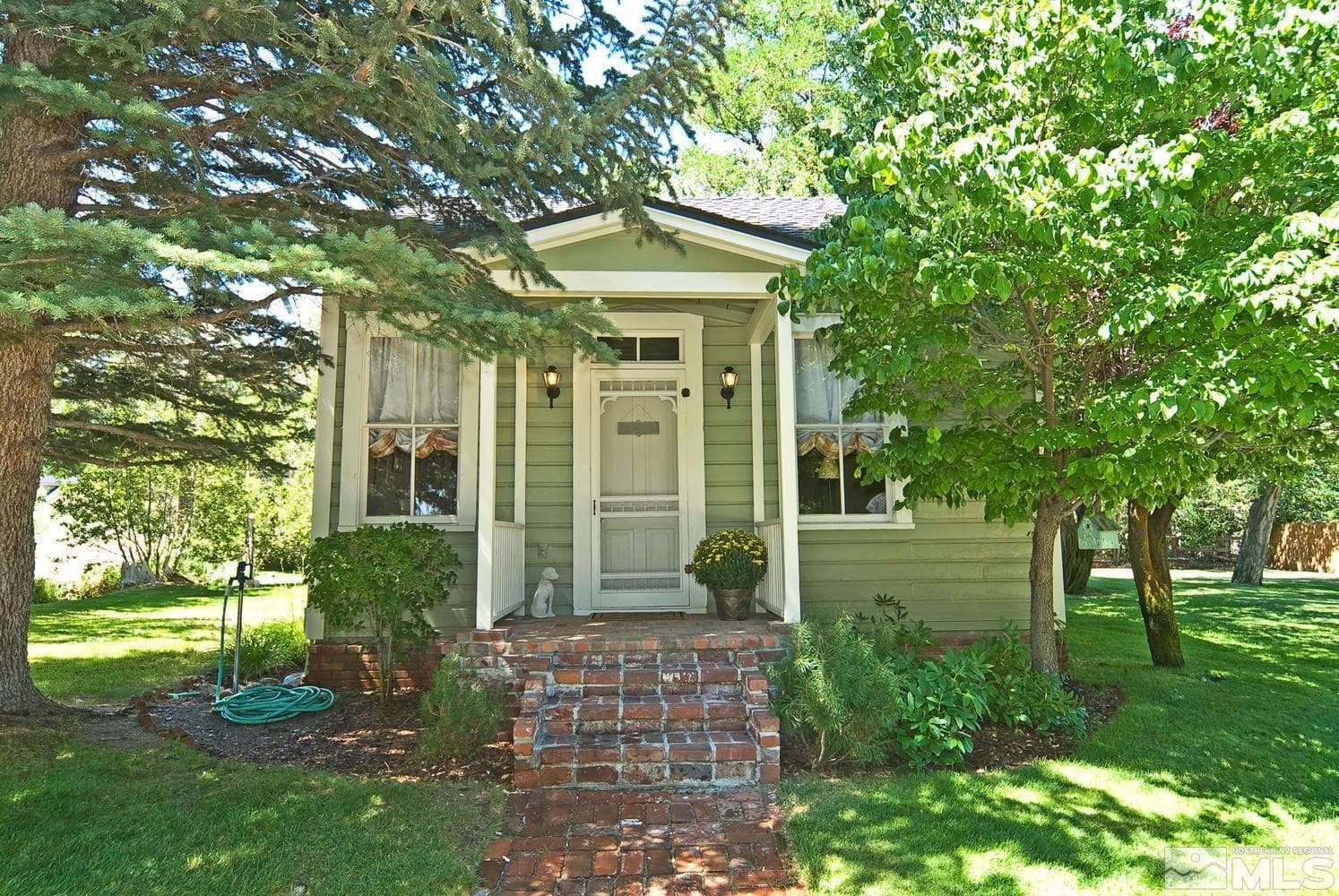 850 SHERIDAN LN - Photo 4