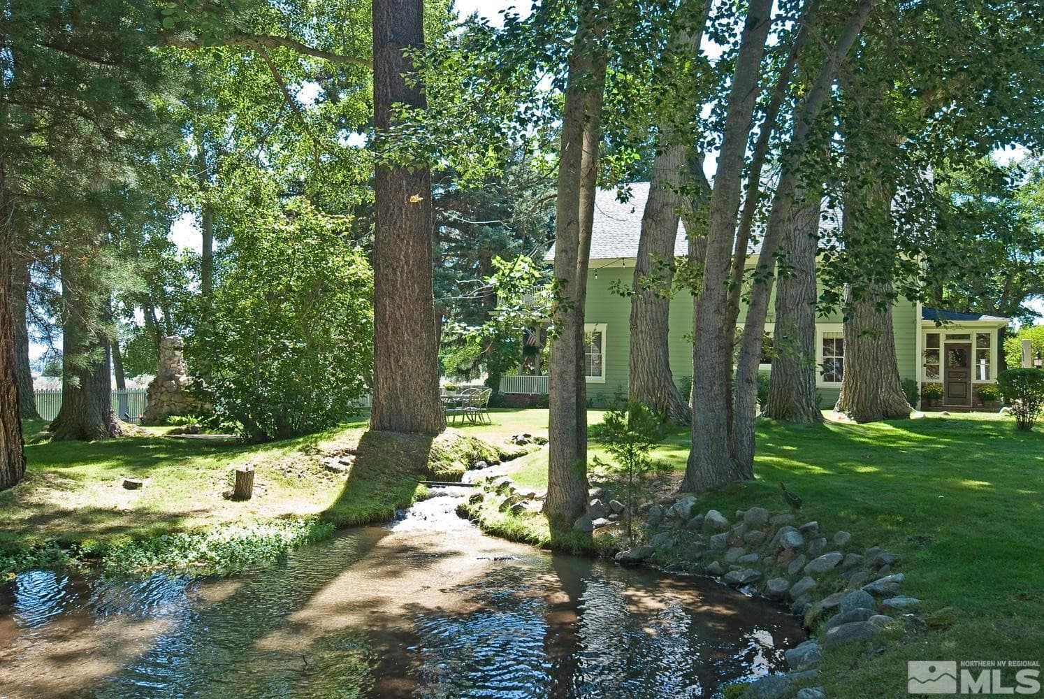 850 SHERIDAN LN - Photo 5