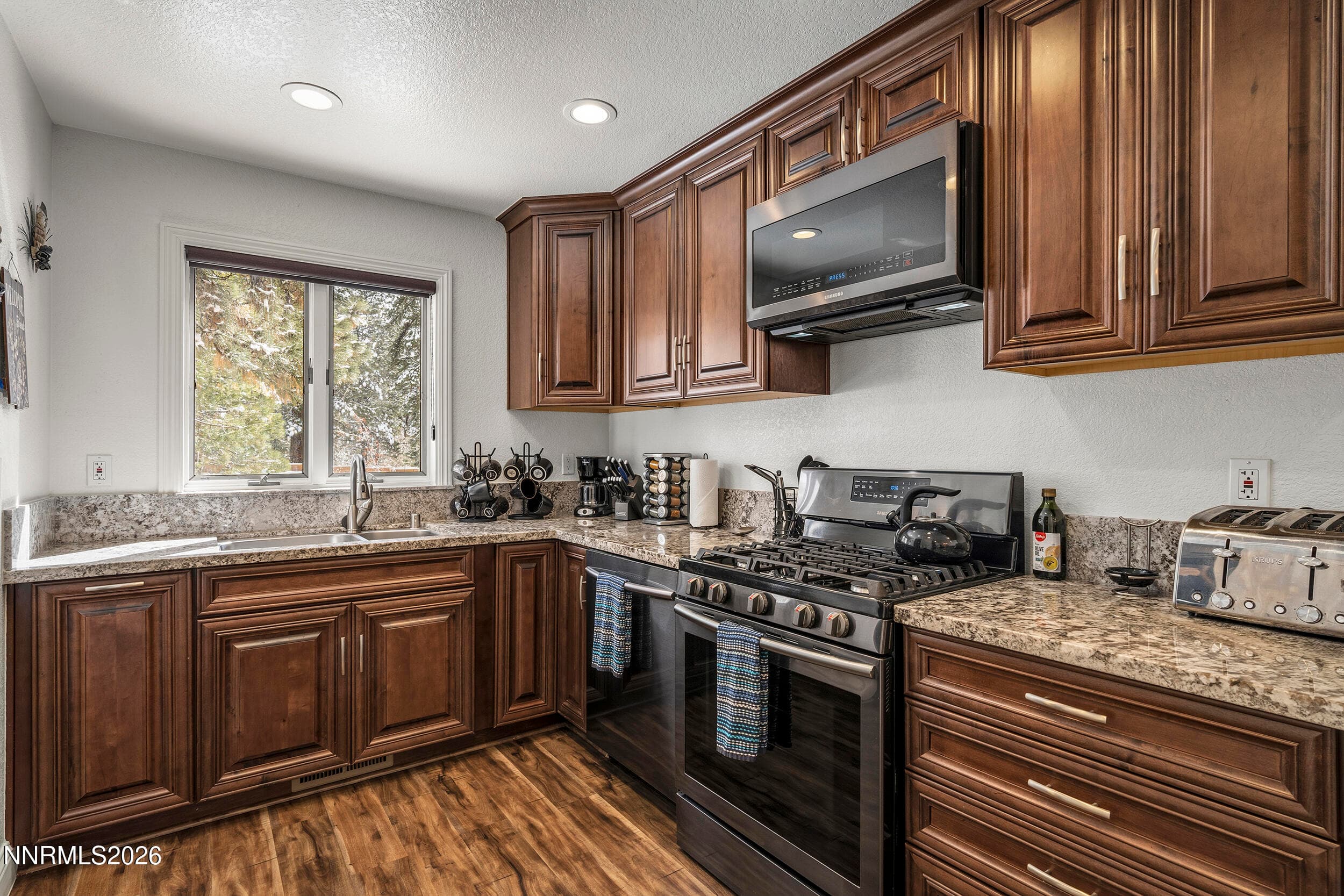 939 INCLINE WAY - Photo 4