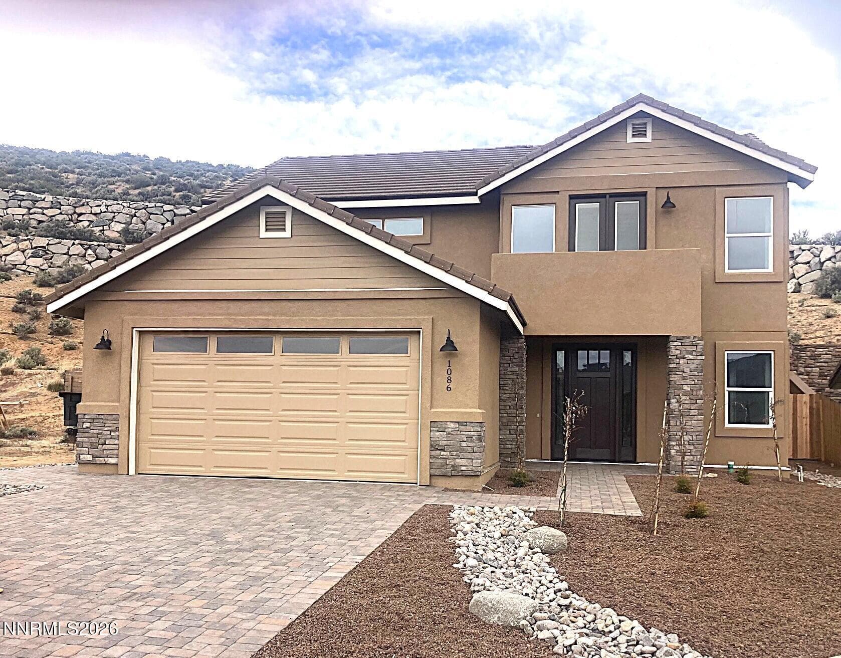 1086 Tee Dr — photo 1
