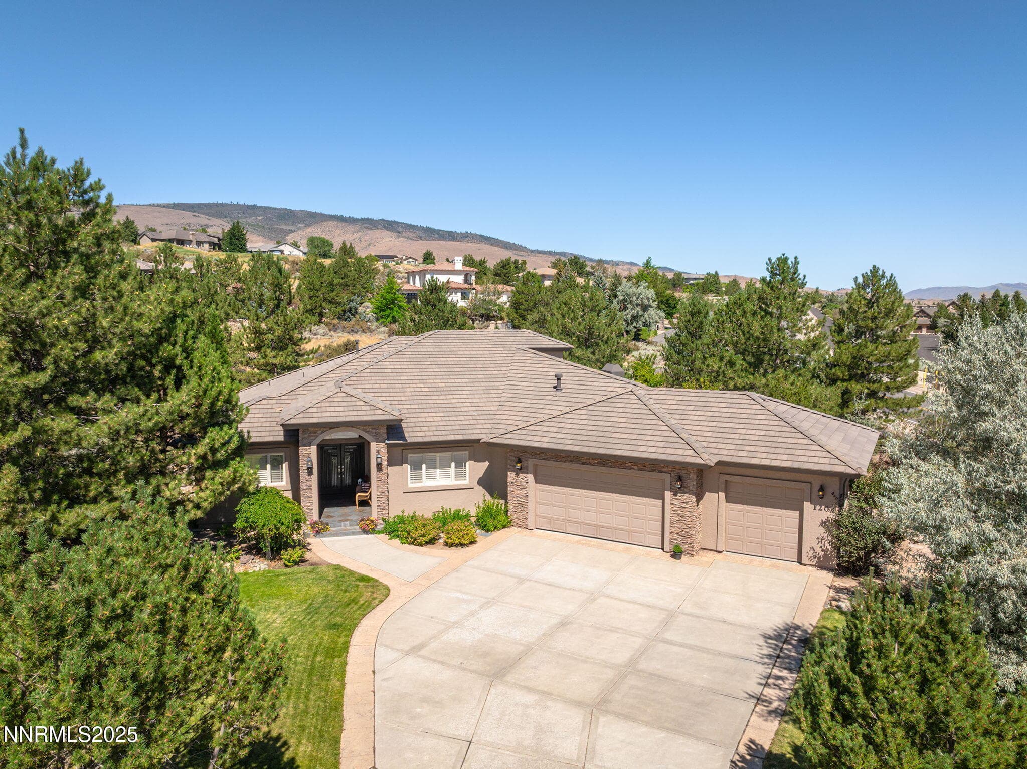 1203 Kachina Ct — photo 2