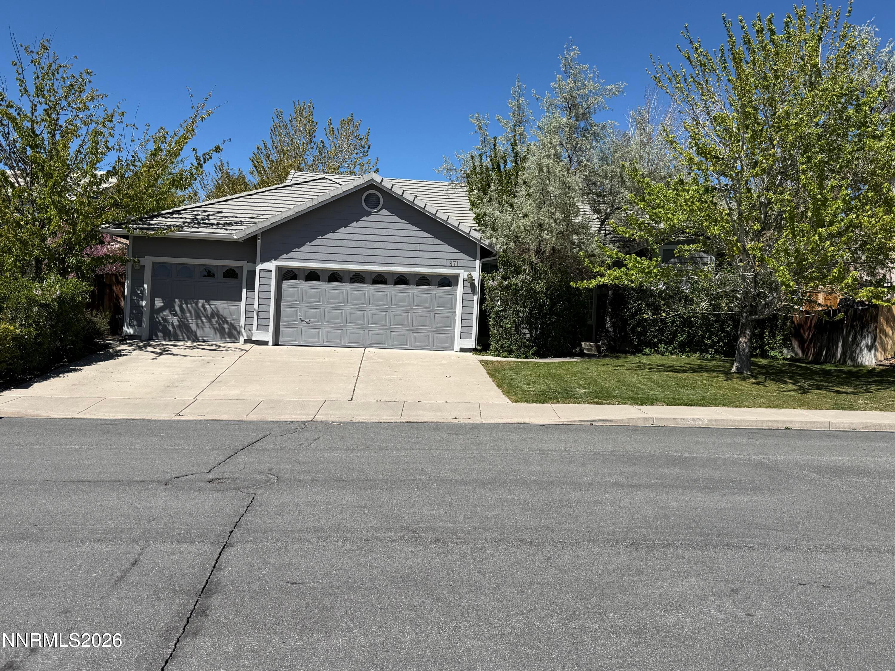 971 UNIVERSITY PL - Photo 2