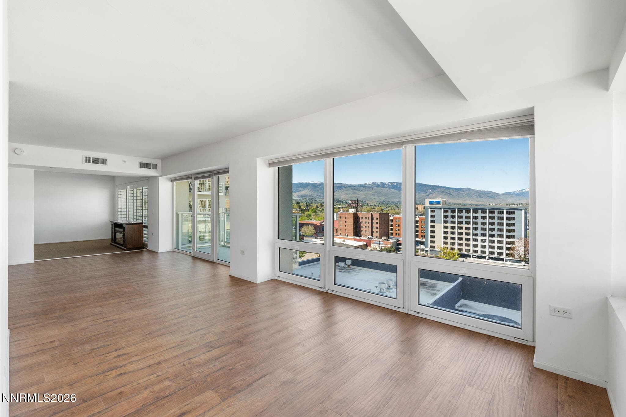 255 N Sierra St UNIT 1012 — photo 1