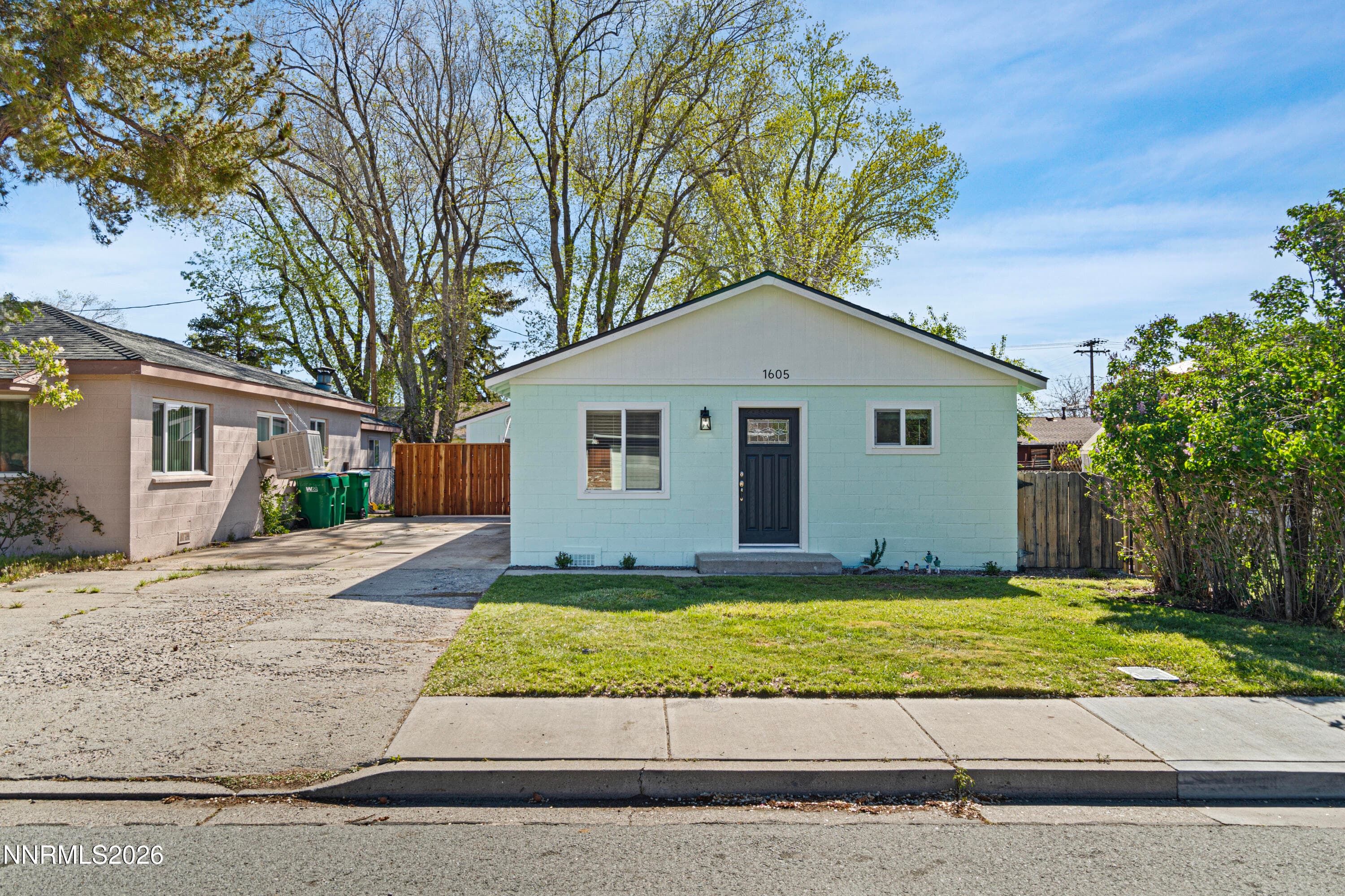 1605 N Division St — photo 1