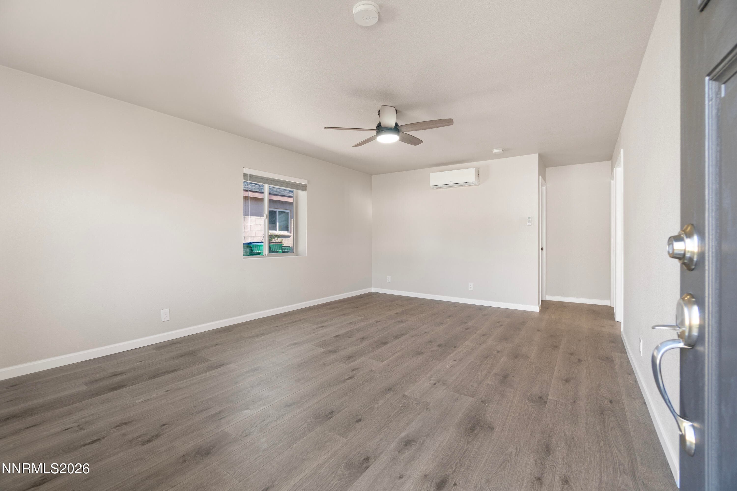 1605 N DIVISION ST - Photo 5