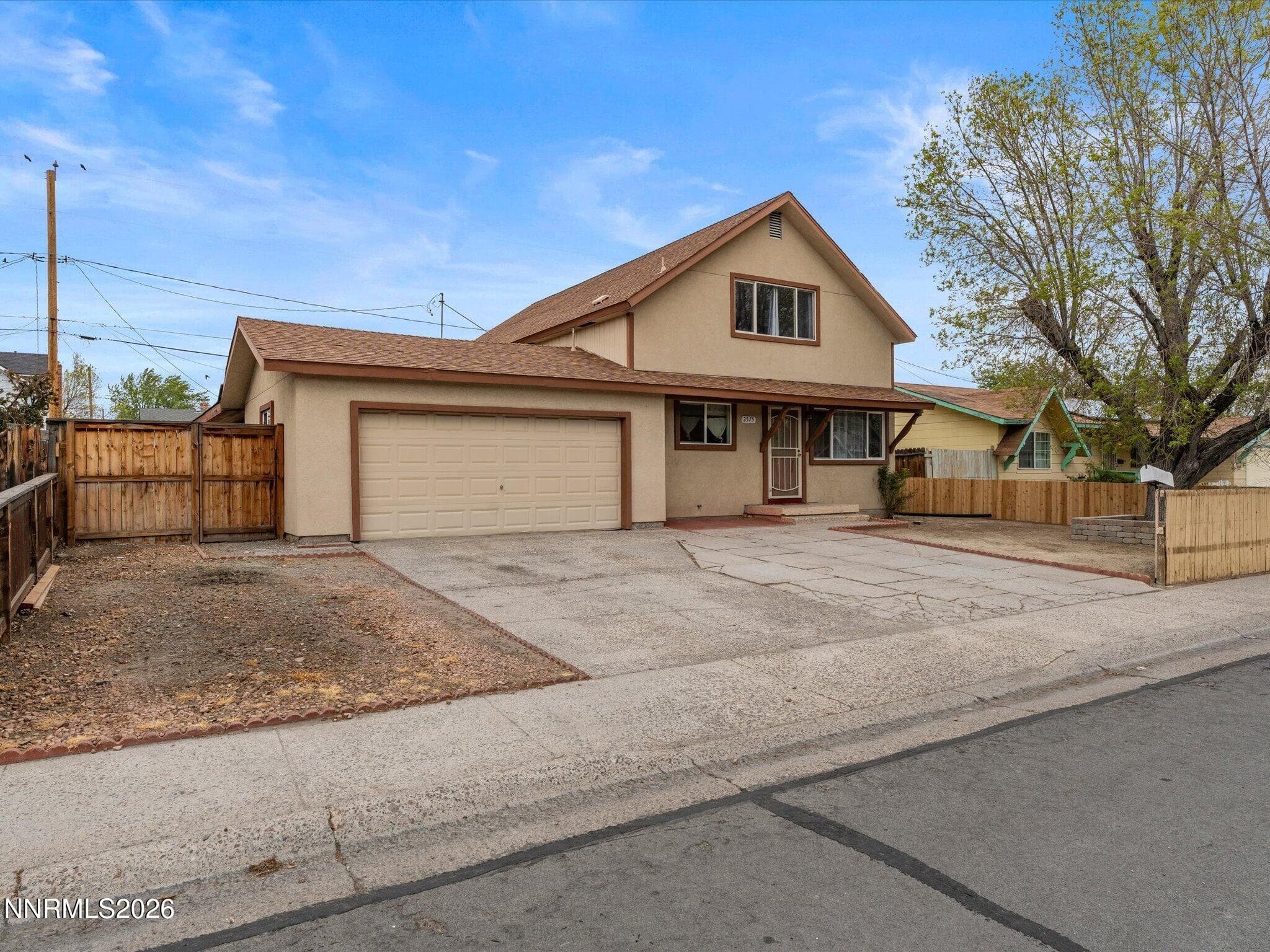 2575 E 9TH ST - Photo 2