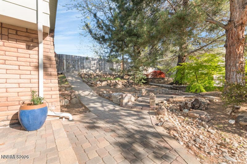 12255 STONEYBROOK DR - Photo 4